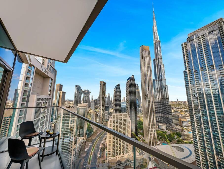 Modern High Rise 2br With Burj Khalifa Views, Steps From Opera And Near Mall Appartement *