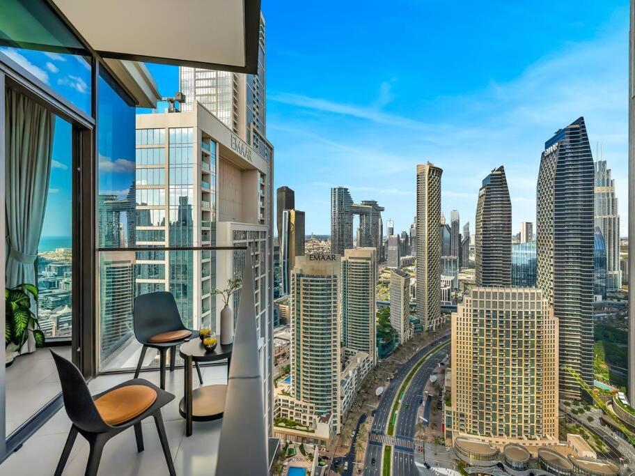 Modern High Rise 2br With Burj Khalifa Views, Steps From Opera And Near Mall Appartement