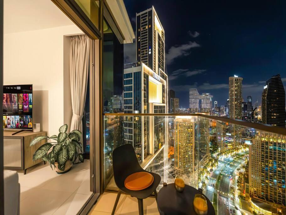 Appartement Modern High Rise 2br With Burj Khalifa Views, Steps From Opera And Near Mall