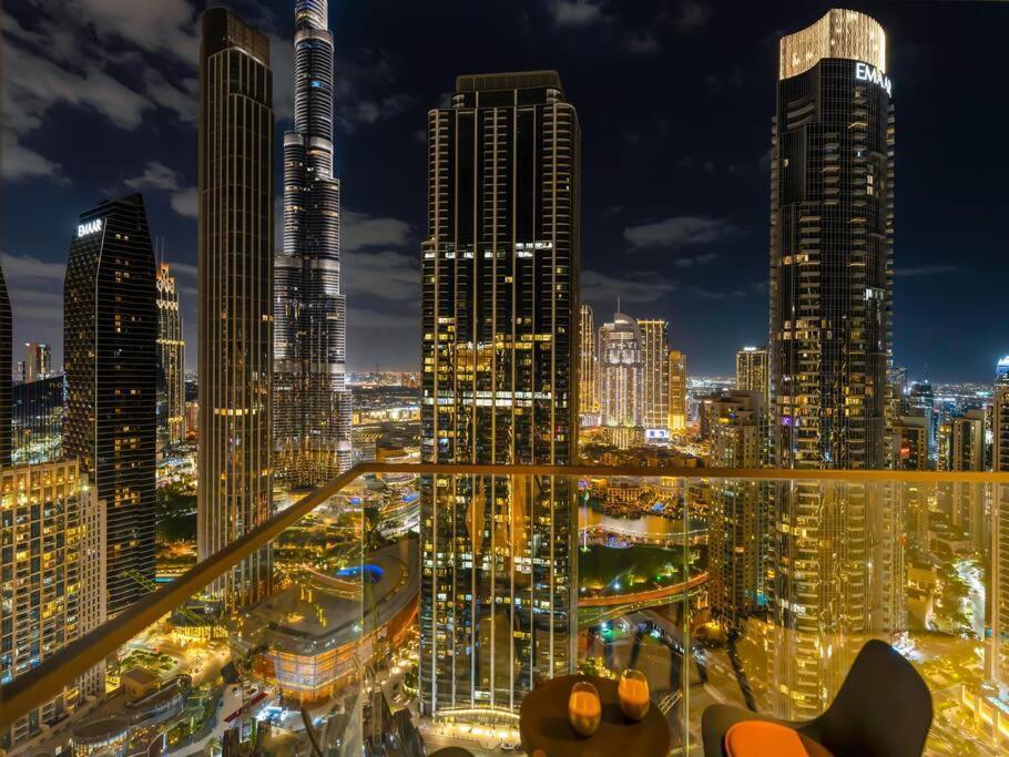 Modern High Rise 2br With Burj Khalifa Views, Steps From Opera And Near Mall Dubaï