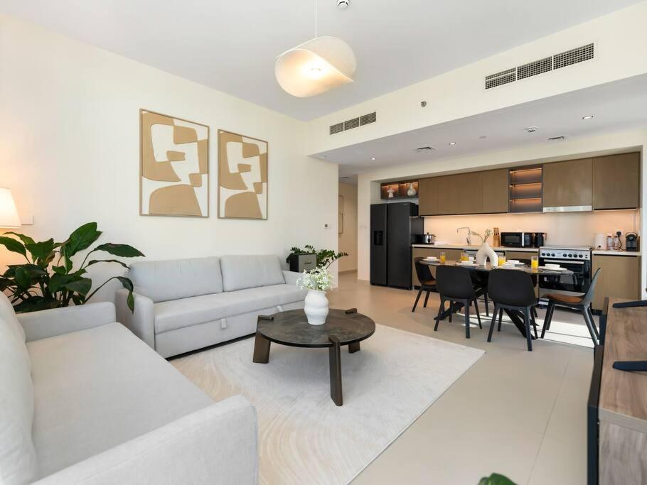 Appartement Modern High Rise 2br With Burj Khalifa Views, Steps From Opera And Near Mall *