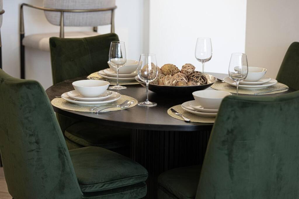 Chic 2 Bed Near Trade Centre With 5 Star Amenities Apartamento *