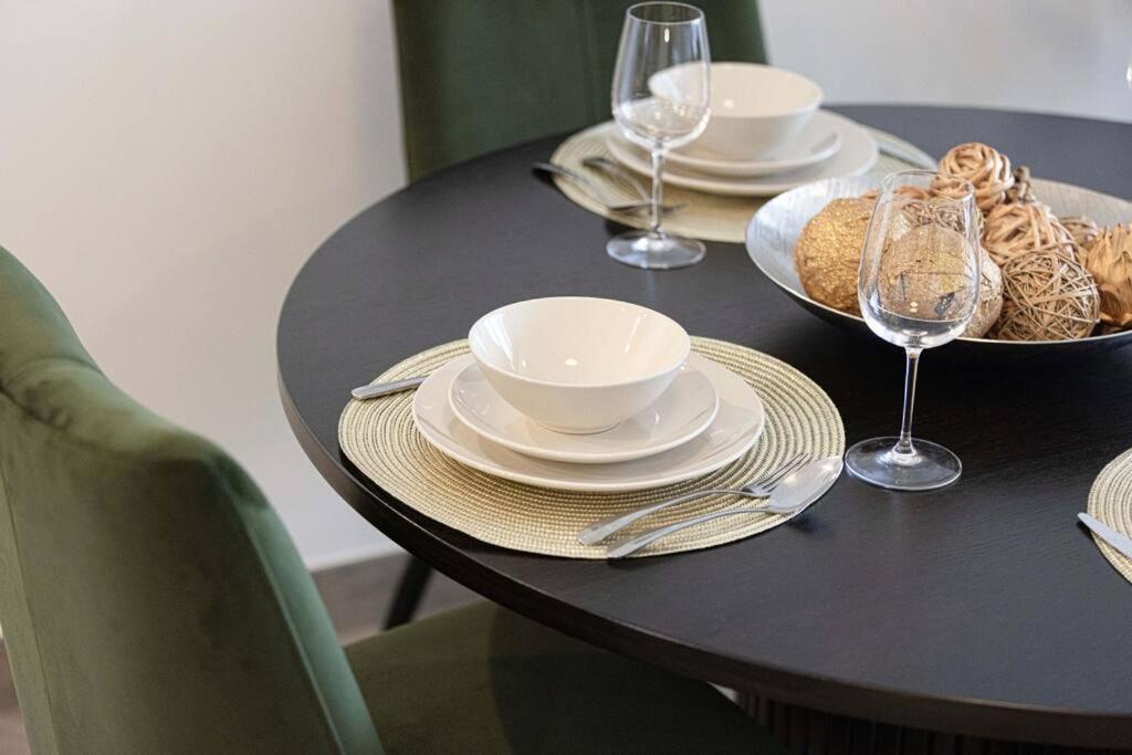 Chic 2 Bed Near Trade Centre With 5 Star Amenities Apartamento *