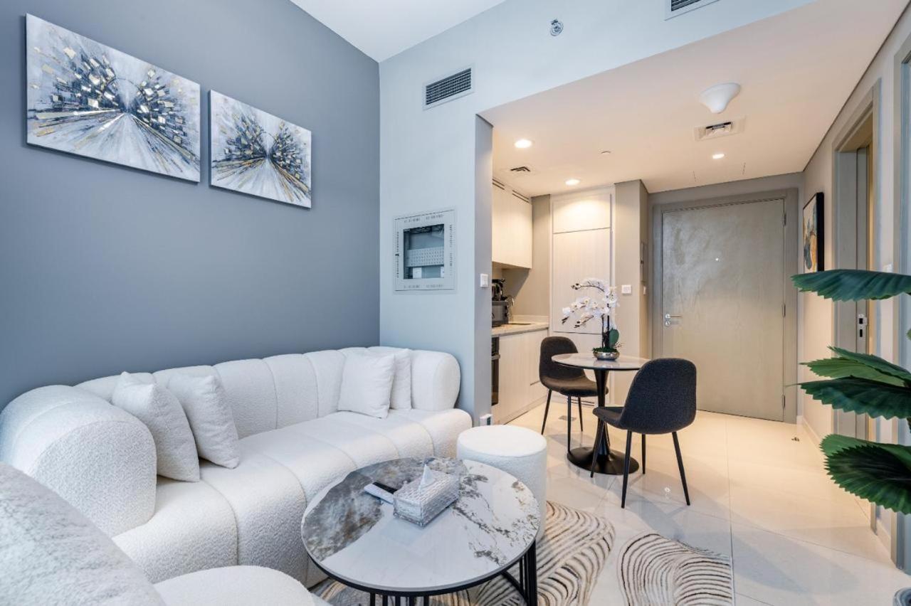 Zada Tower 1br In Business Bay Near Metro & Burj Khalifa - Escape 24 Homes Apartemen