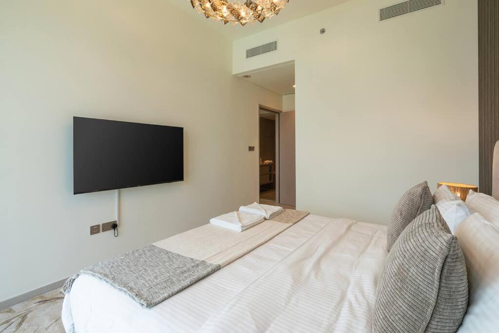 Lux 2 King Bed - Grande Signature Residences
