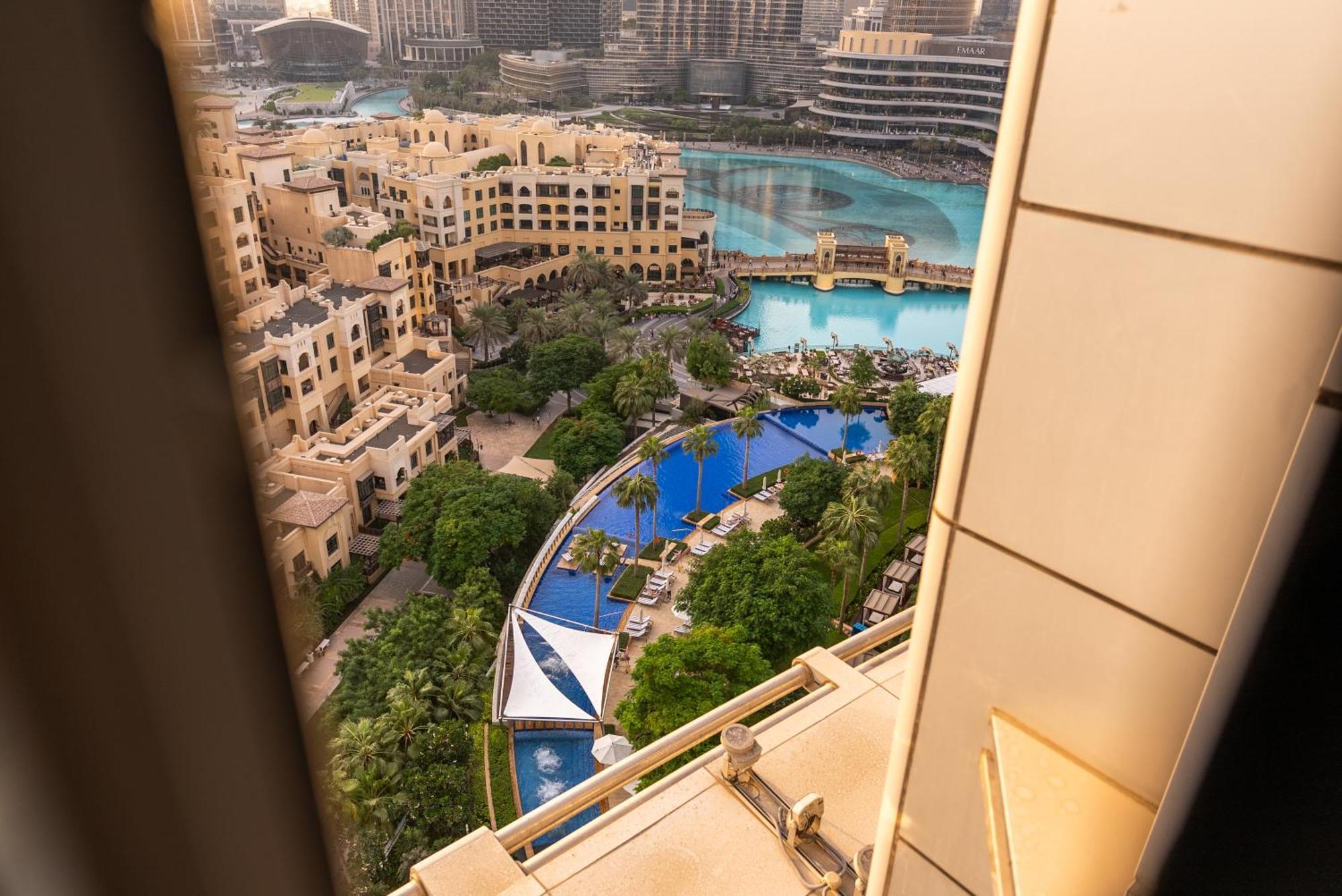 Residencial In Address Downtown Connected To Mall Dubaï