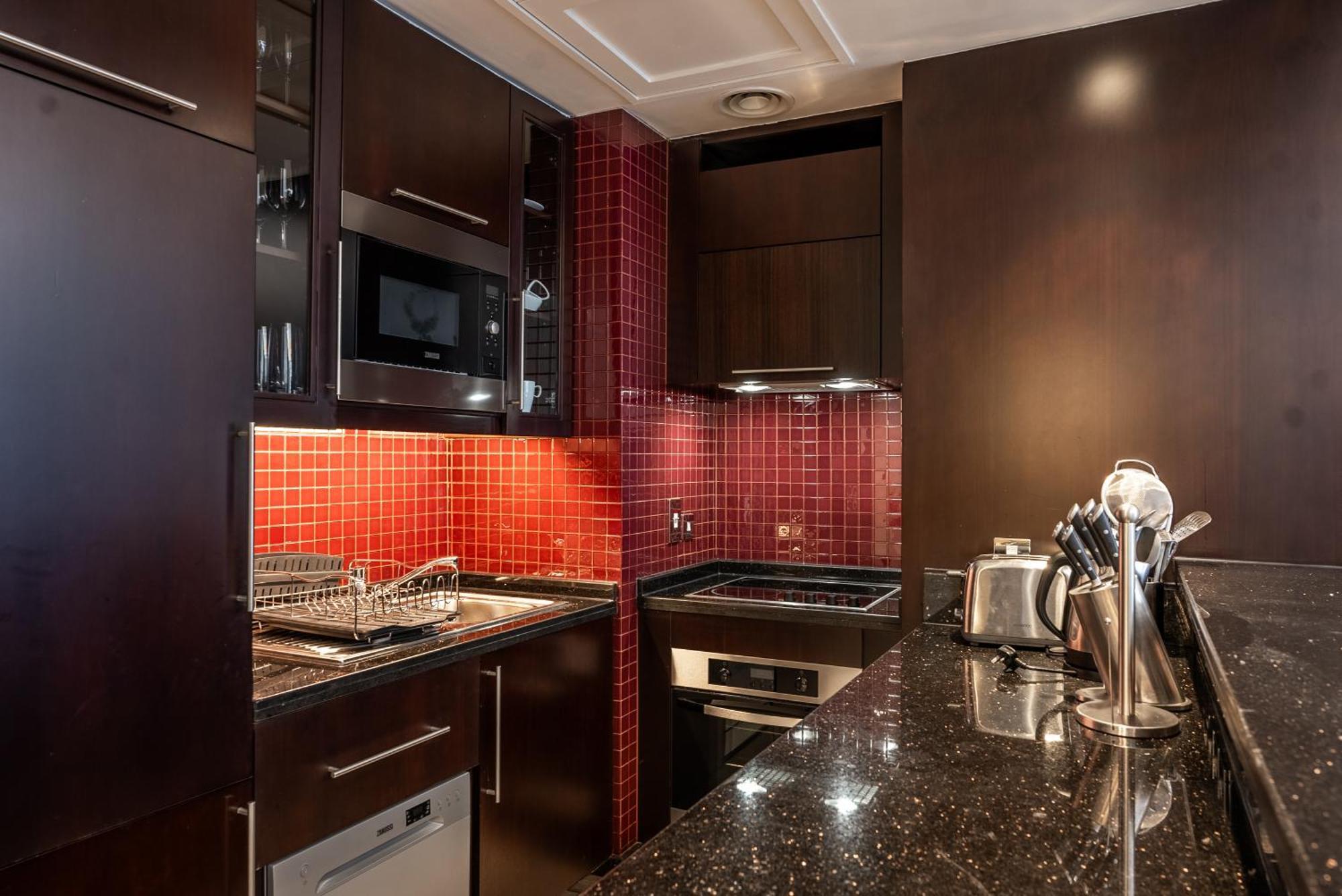 Residencial In Address Downtown Connected To Mall Dubaï