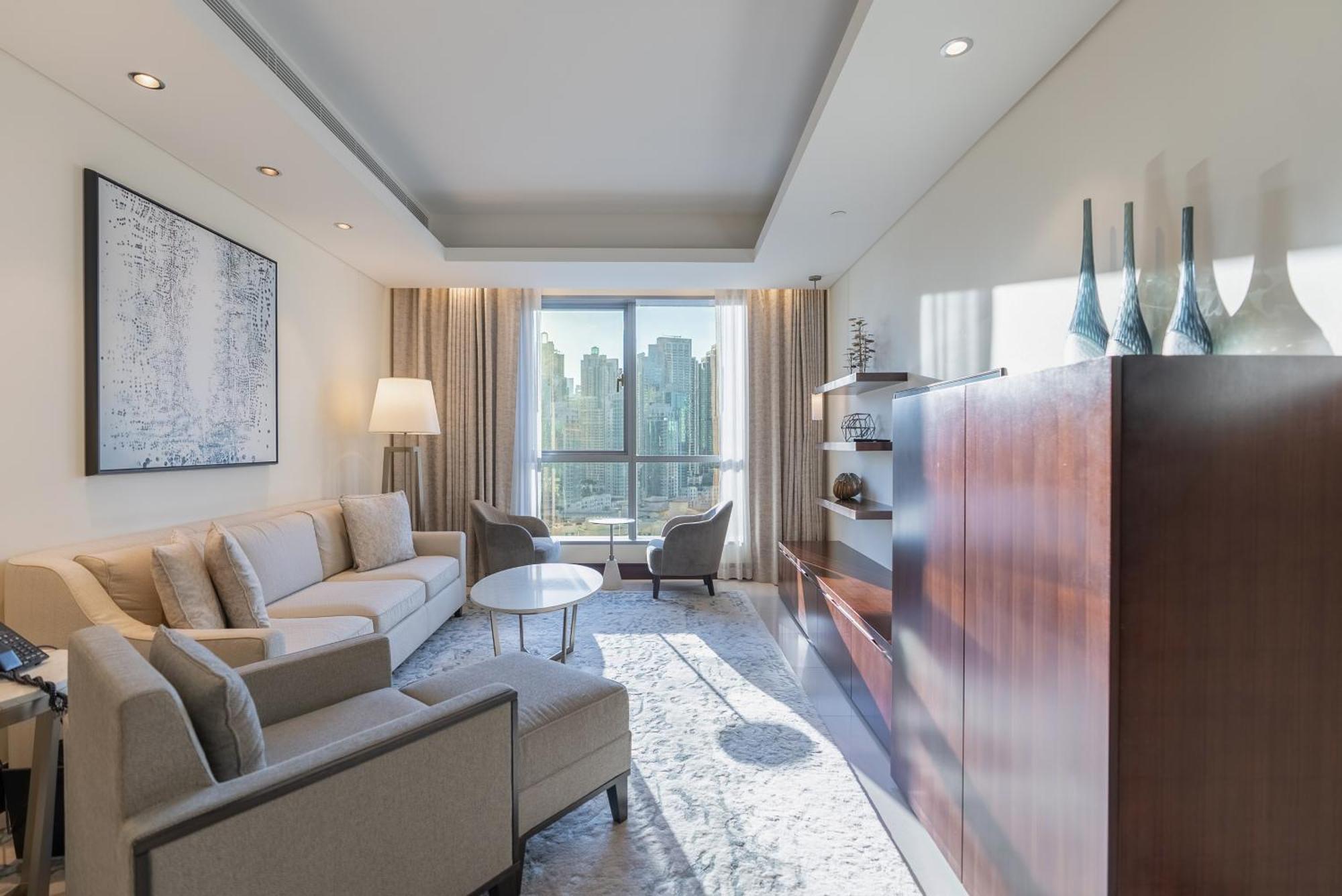 Residencial In Address Downtown Connected To Mall Dubaï