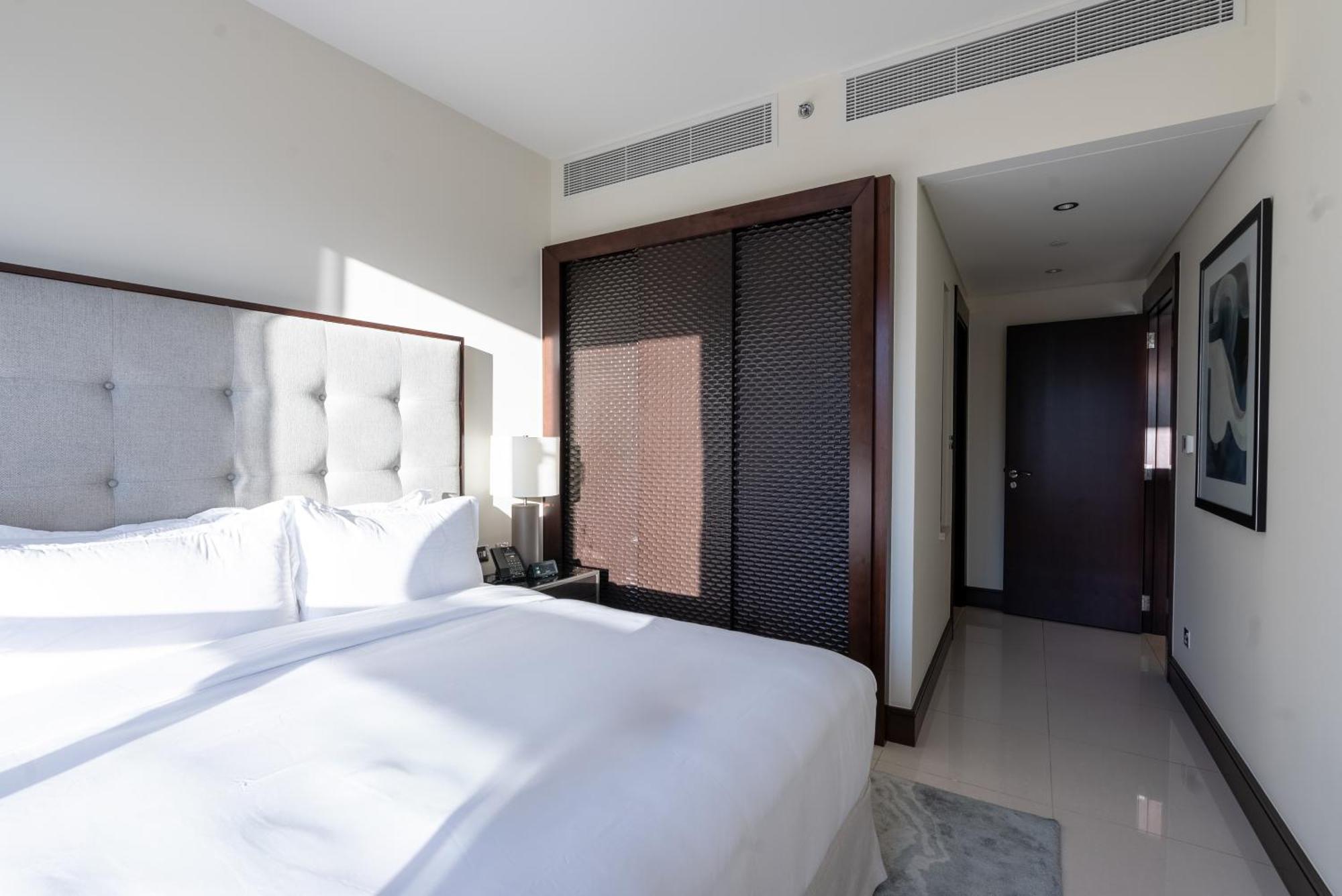 Residencial In Address Downtown Connected To Mall *