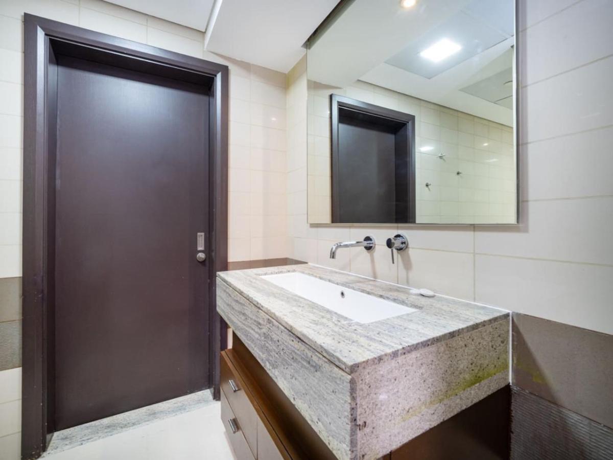 Elegant 2 Bed Downtown Duplex - Prime Location Appartement