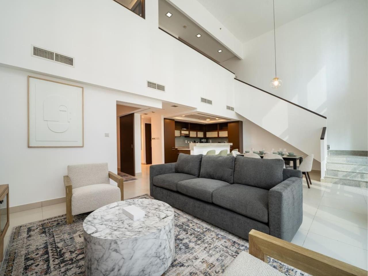 Elegant 2 Bed Downtown Duplex - Prime Location Appartement