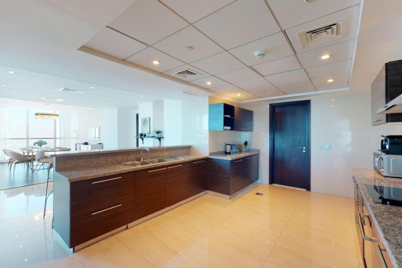 Apartment 23 Marina - Luxurious Four Bedroom With Sea View Dubai