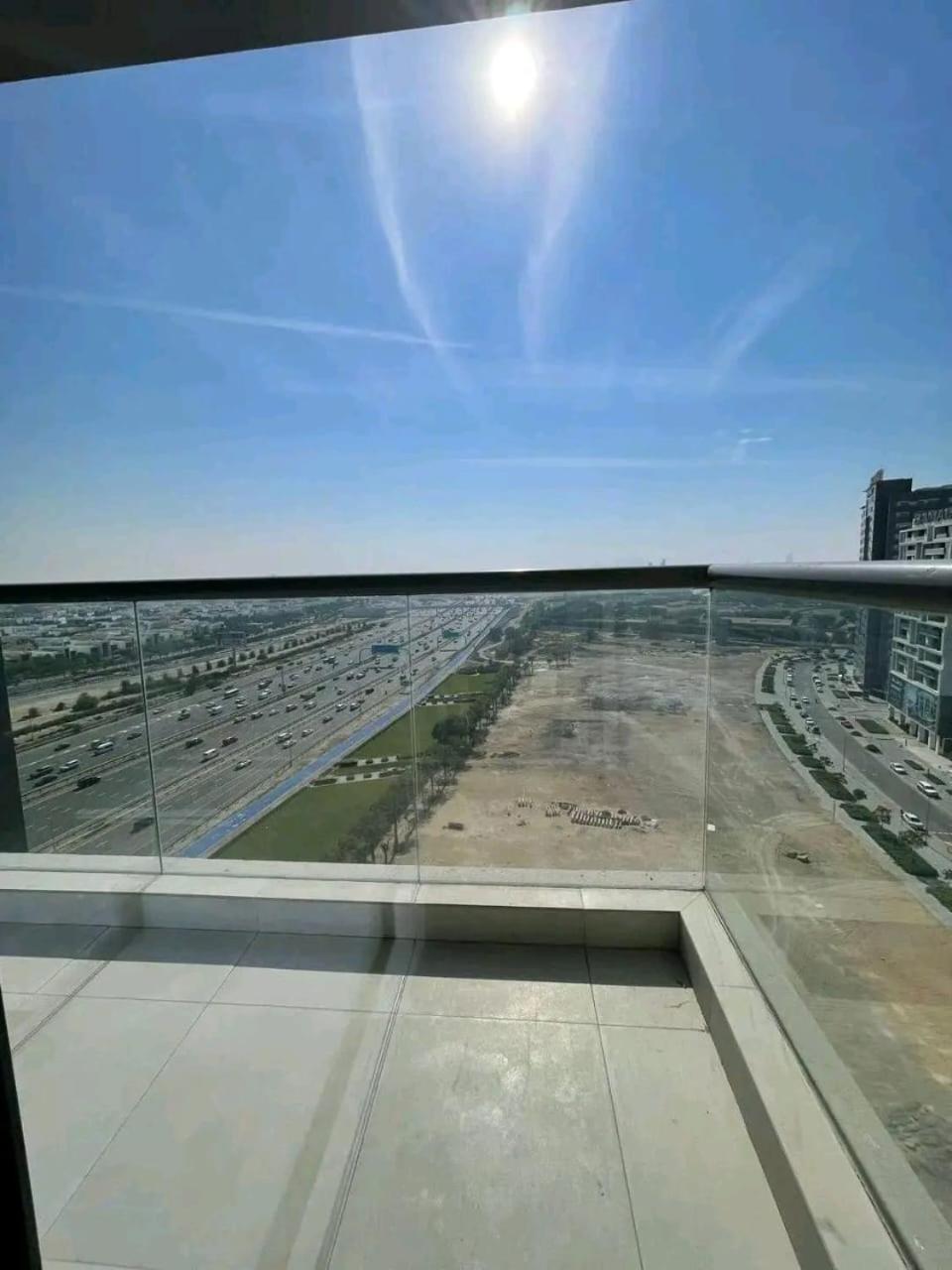Pod Oval Tower * Dubaï