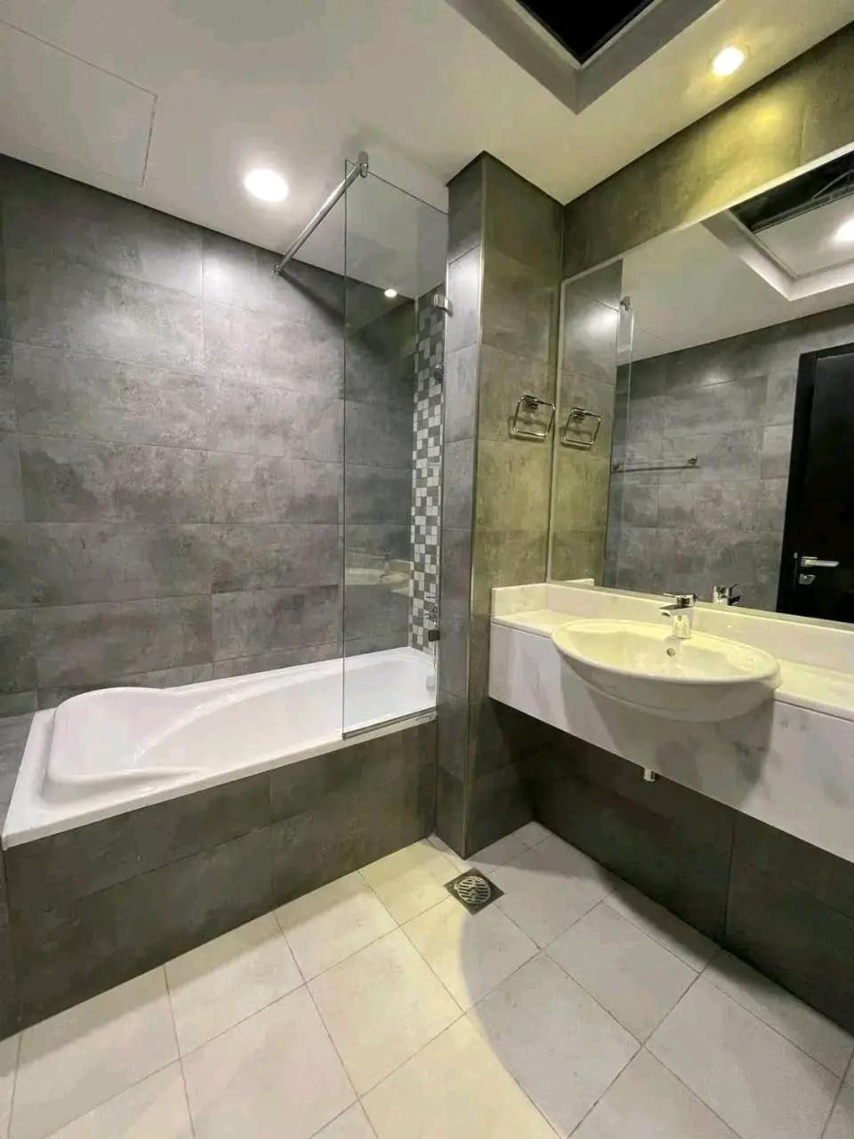 Pod Oval Tower Hôtel capsule