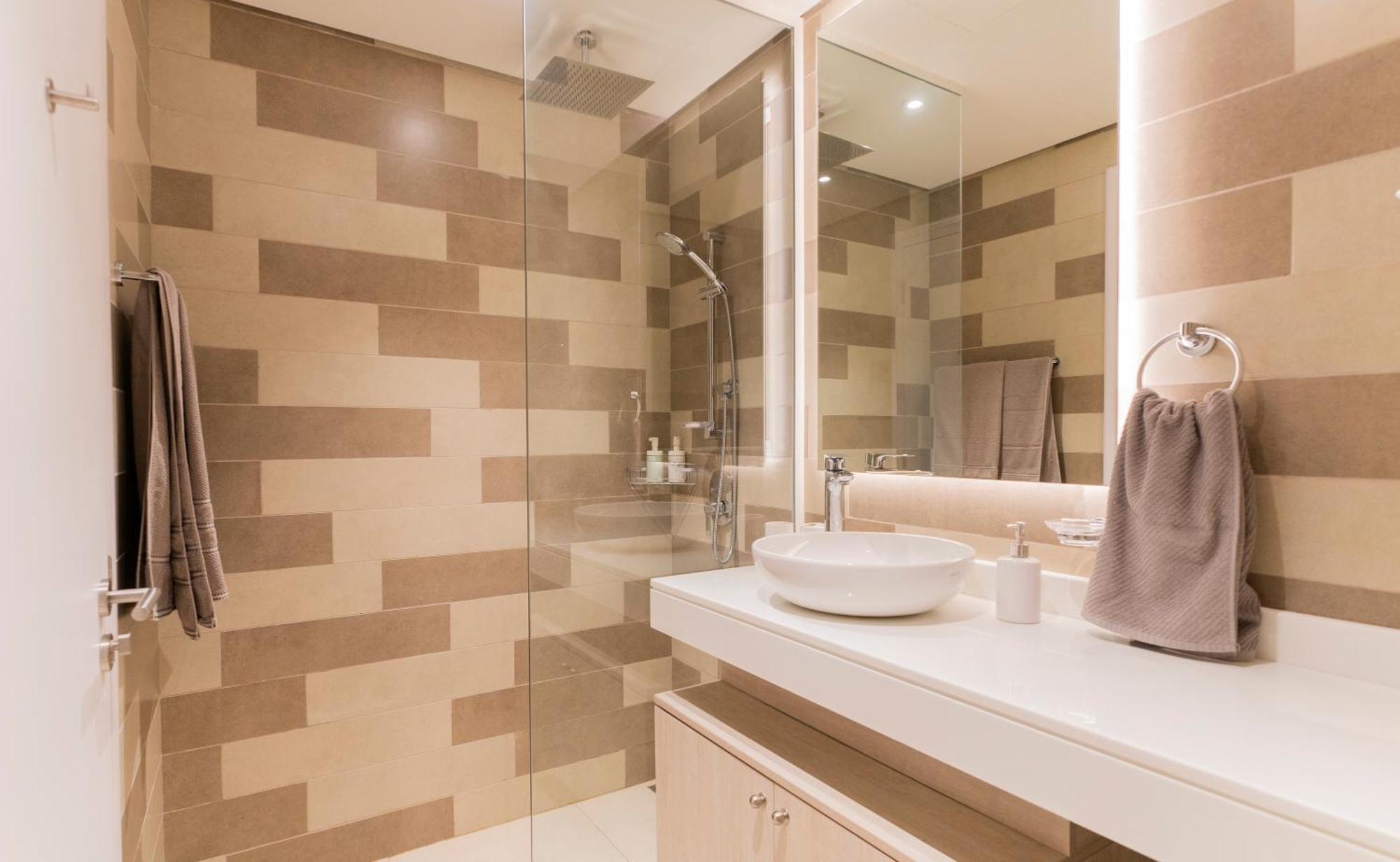 With Pool And Private Access On Palm Jumeirah Dubái