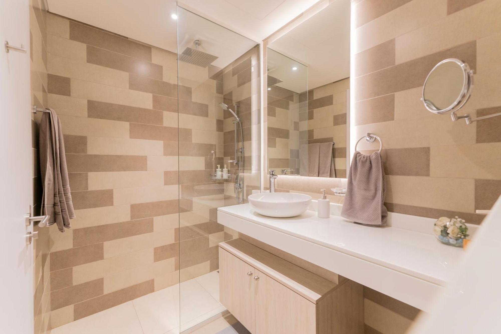 With Pool And Private Access On Palm Jumeirah * Dubái