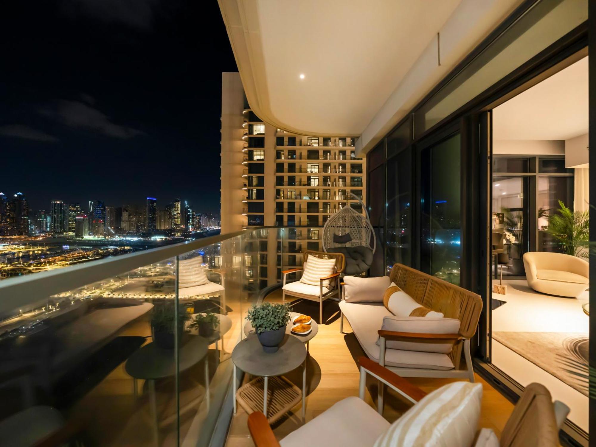 Lägenhet Upscale Family Friendly 4 Bedroom On Private With Amazing Views Dubai