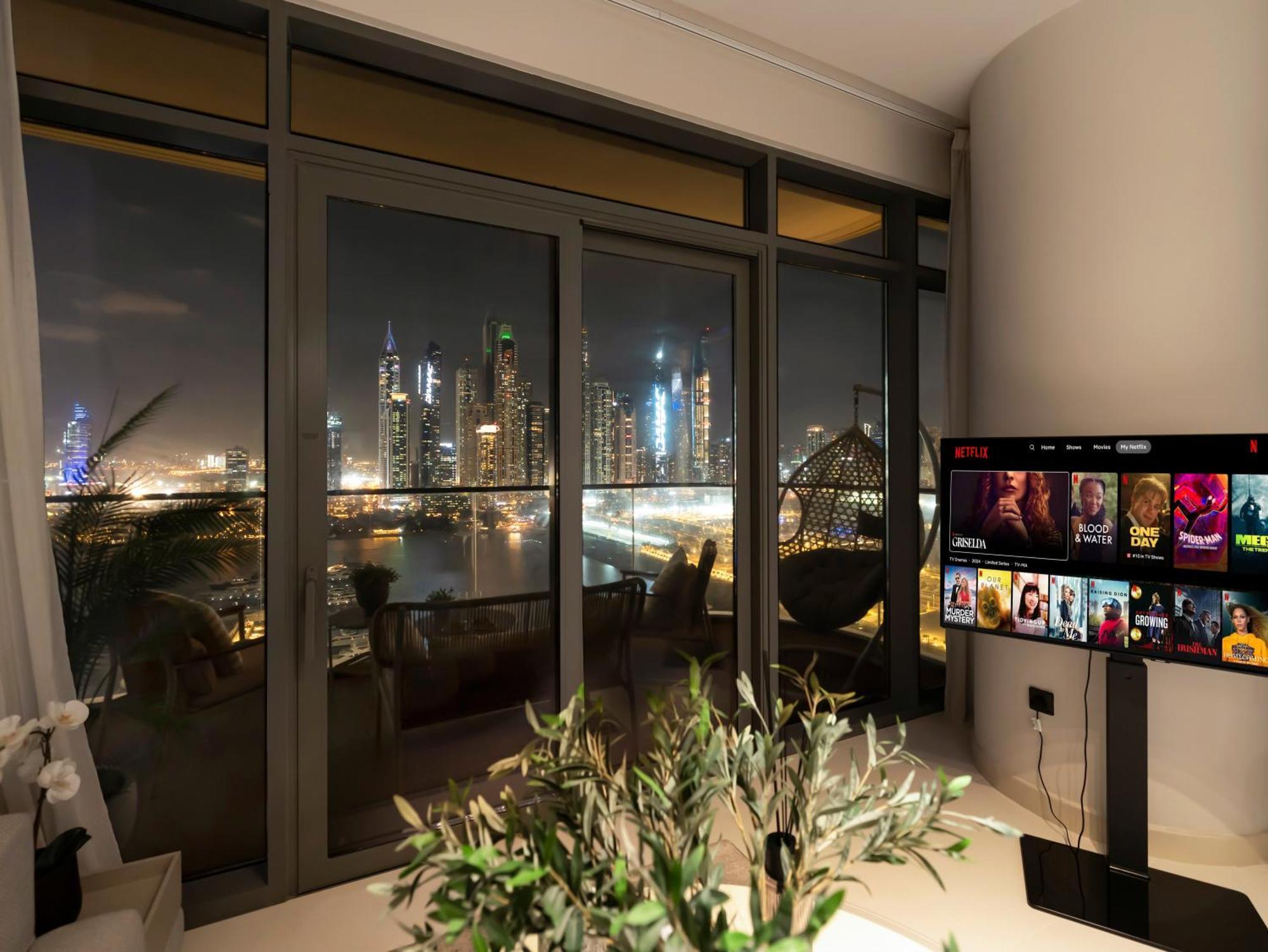 Upscale Family Friendly 4 Bedroom On Private With Amazing Views Lägenhet Dubai