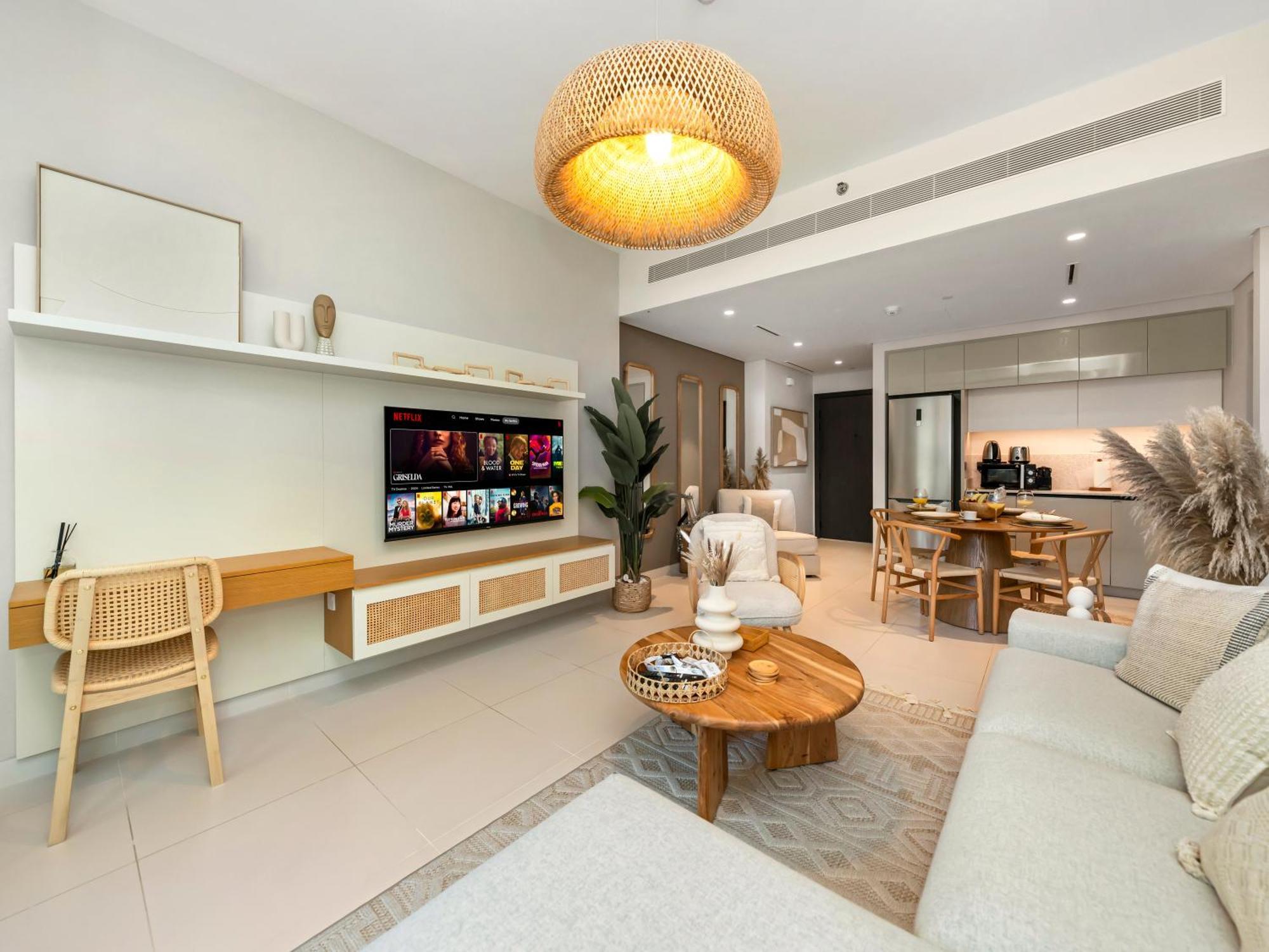 Chic 1 Bedroom On Private In Harbour *