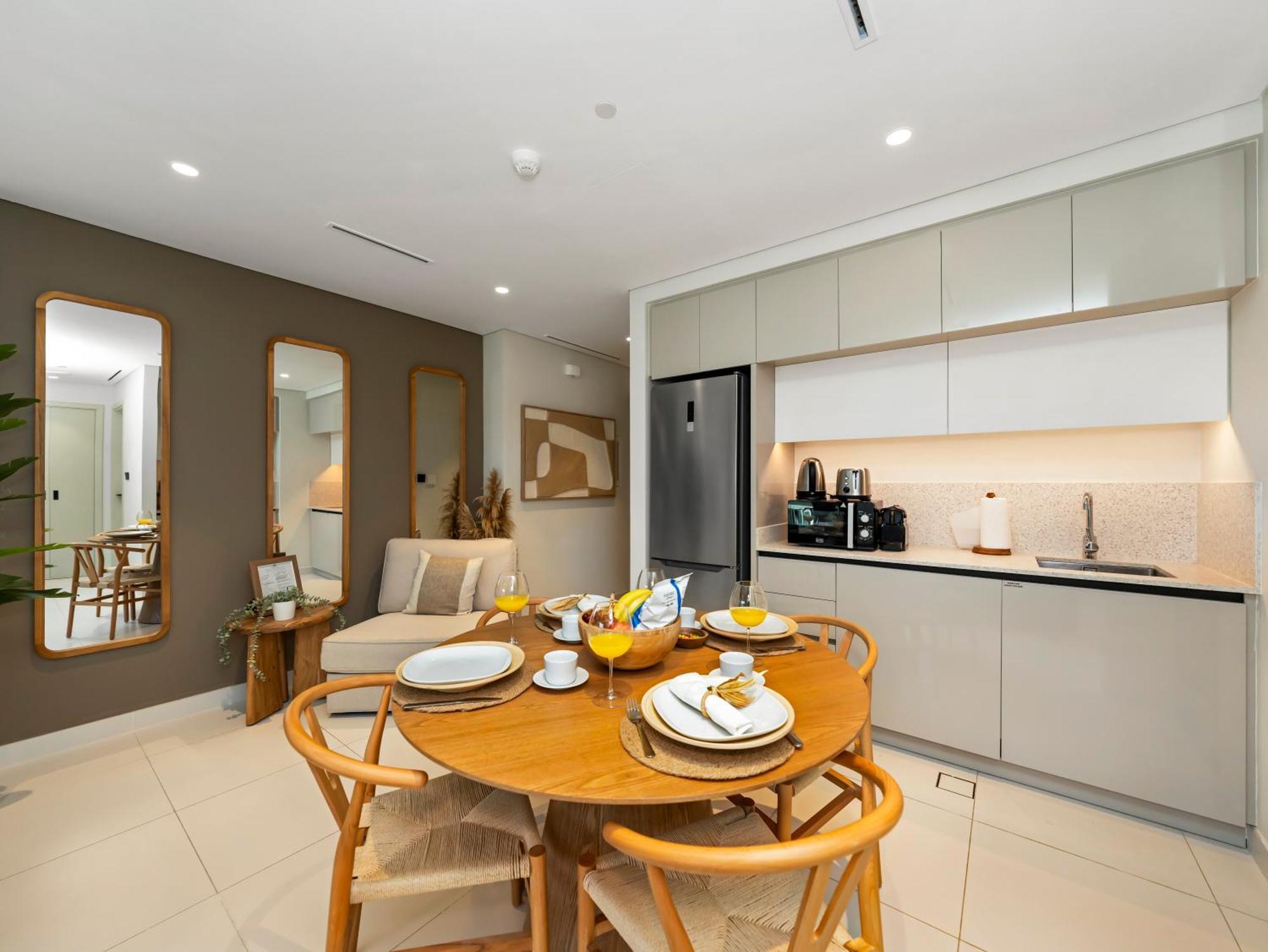 Chic 1 Bedroom On Private In Harbour *