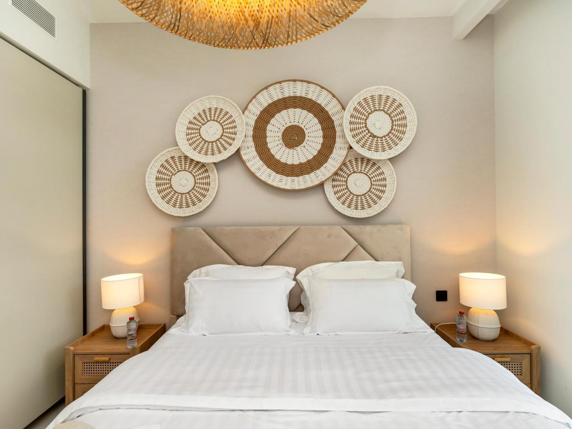 Chic 1 Bedroom On Private In Harbour