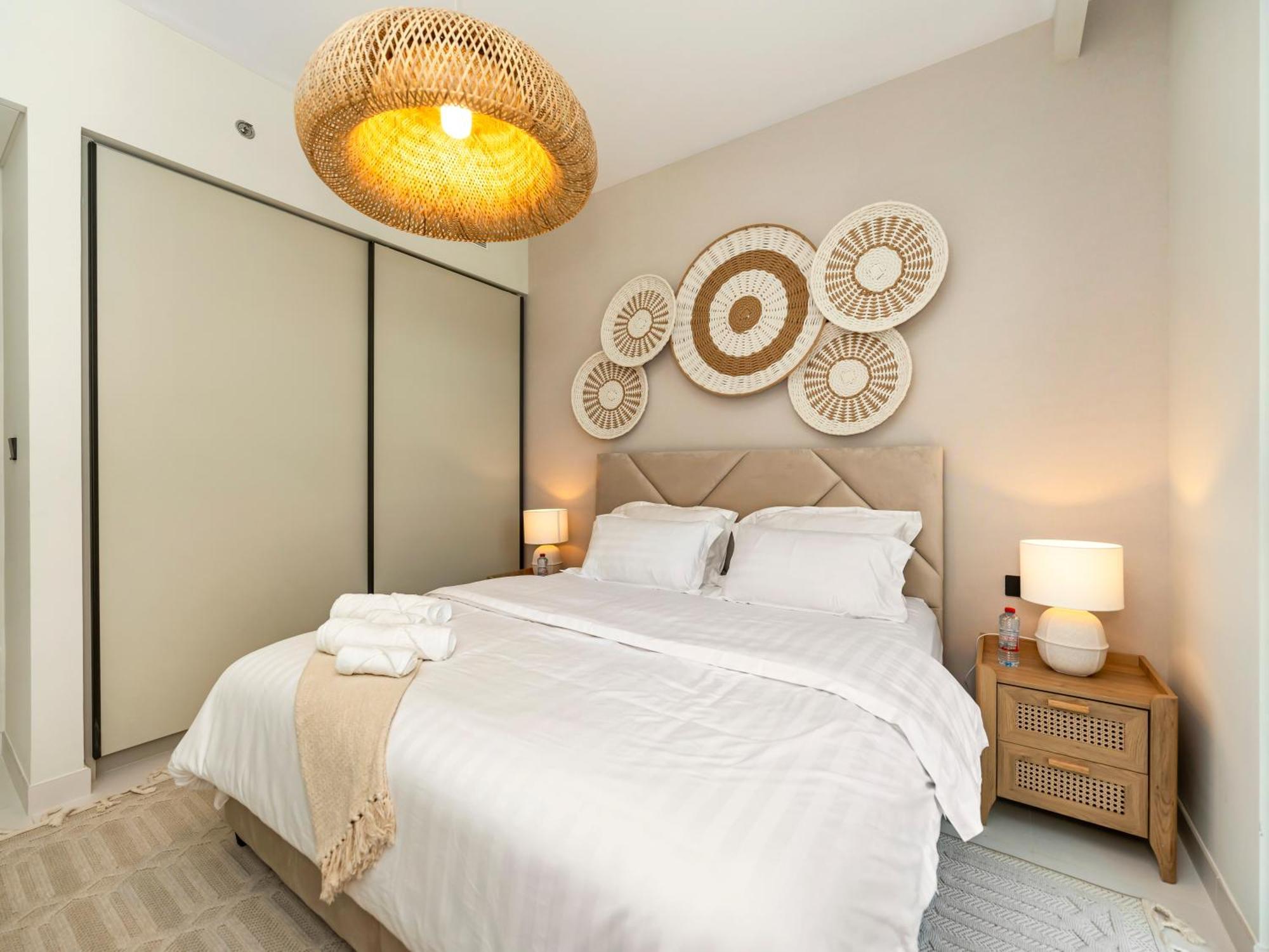 Chic 1 Bedroom On Private In Harbour *