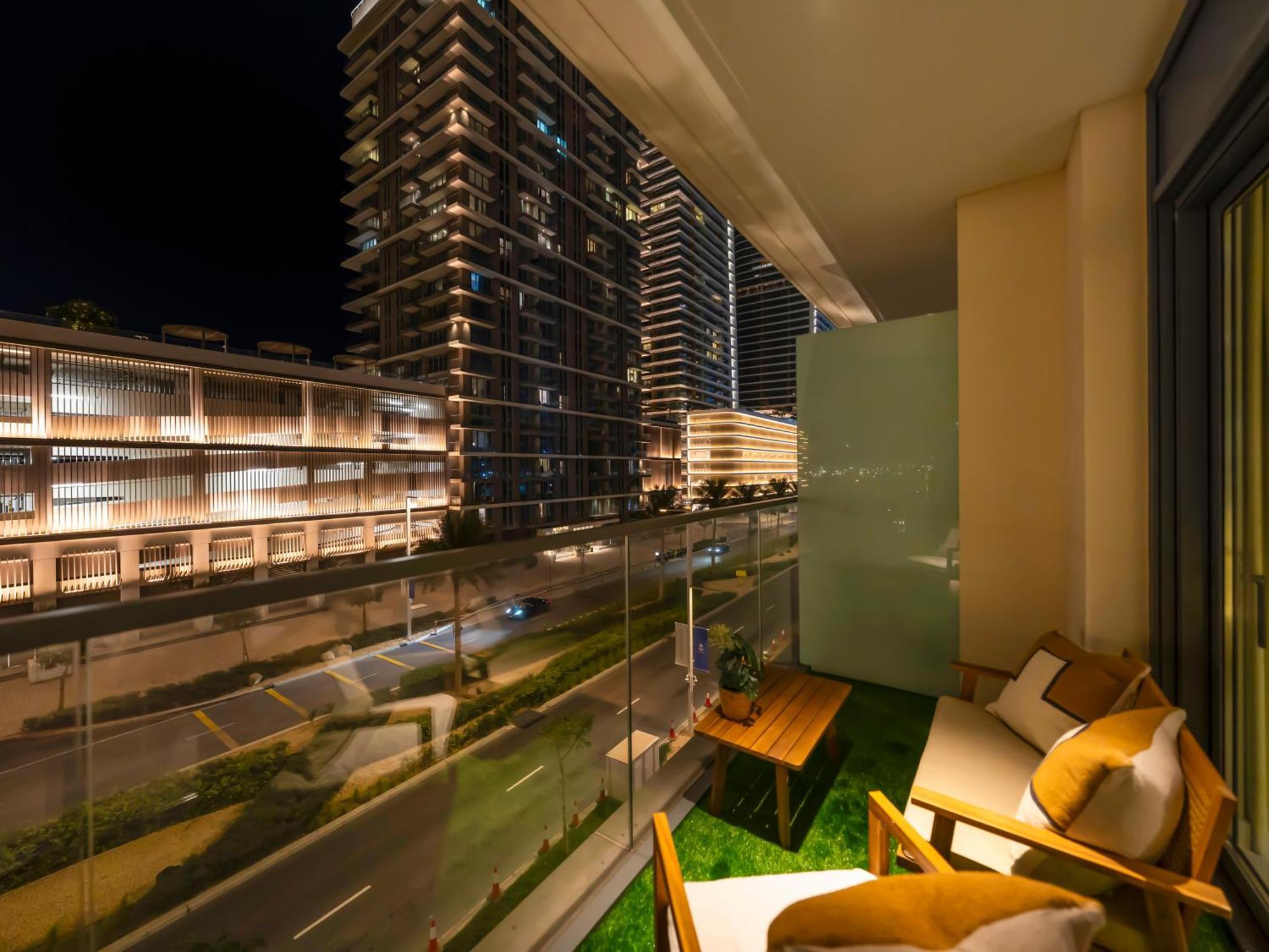 Chic 1 Bedroom On Private In Harbour *