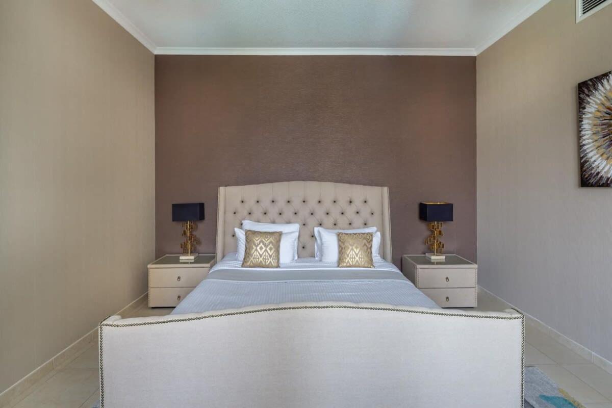 Frank Porter - The Residences Tower 8 Appartement *