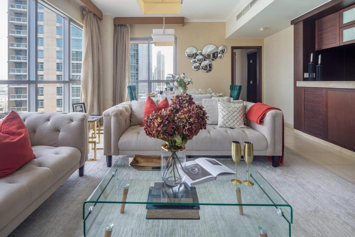 Frank Porter - The Residences Tower 8 *