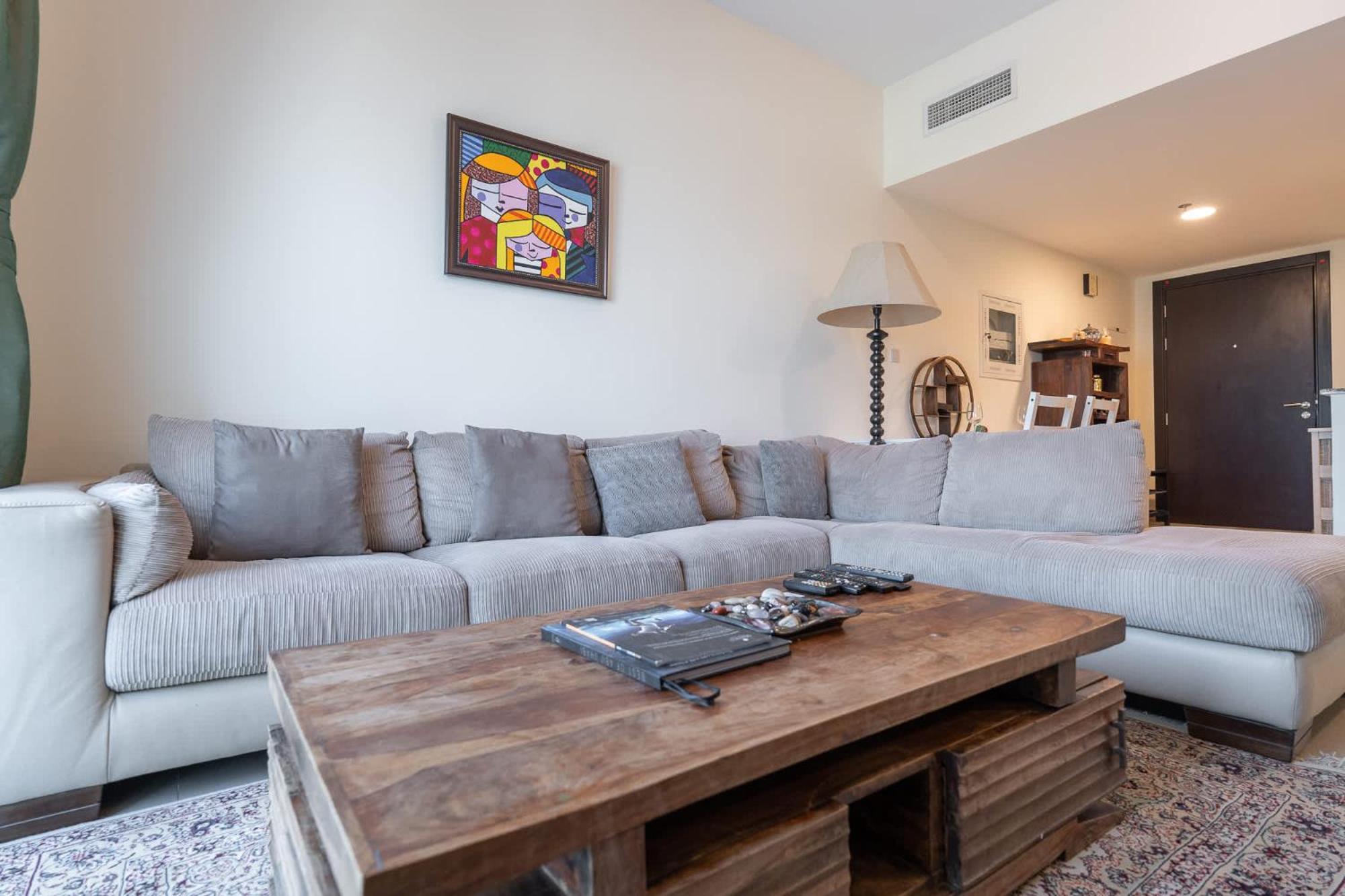 Charming, Sun-filled 1-bedroom In Red Residence, Sports Appartement *