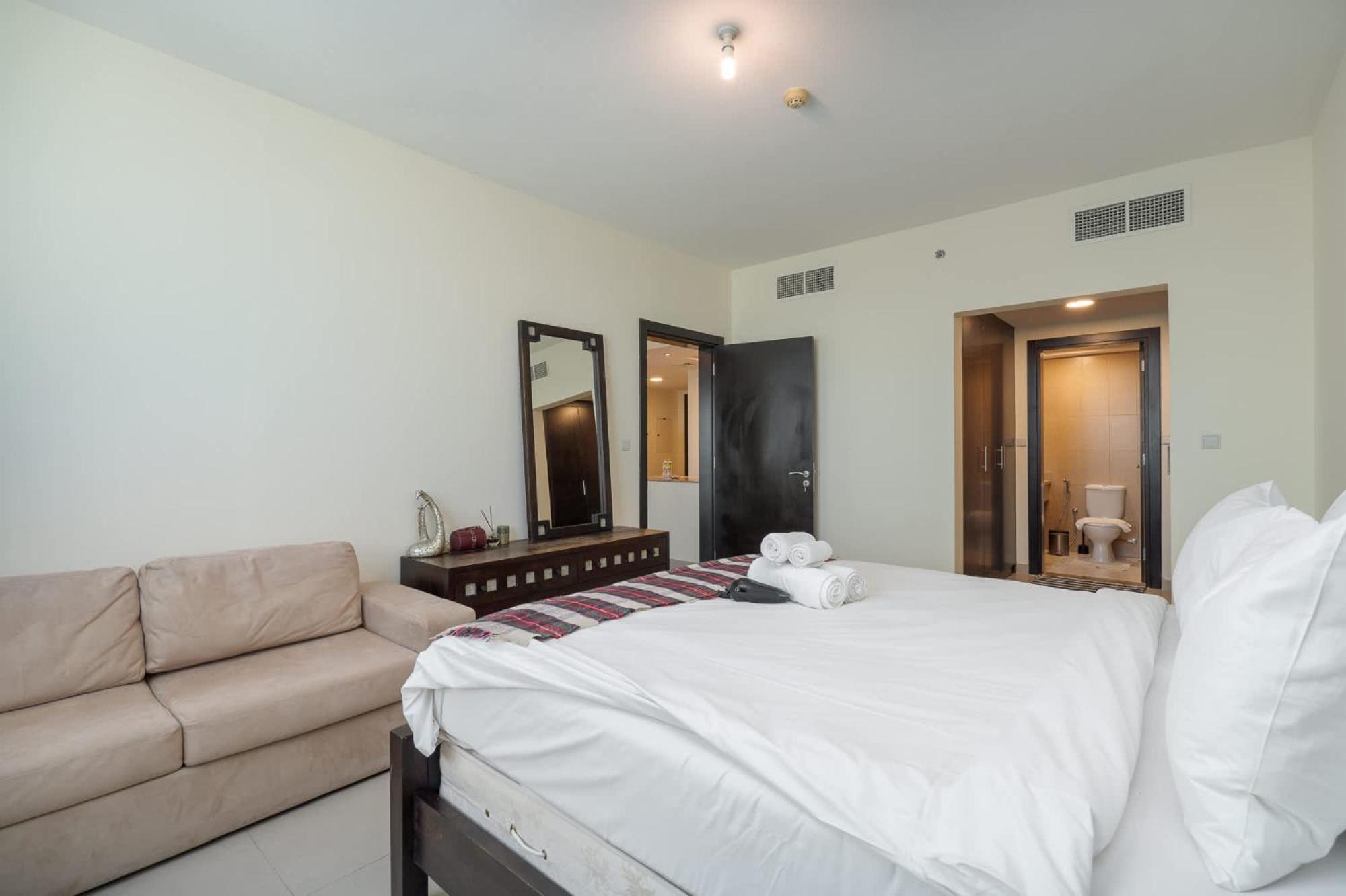 Charming, Sun-filled 1-bedroom In Red Residence, Sports Dubaï