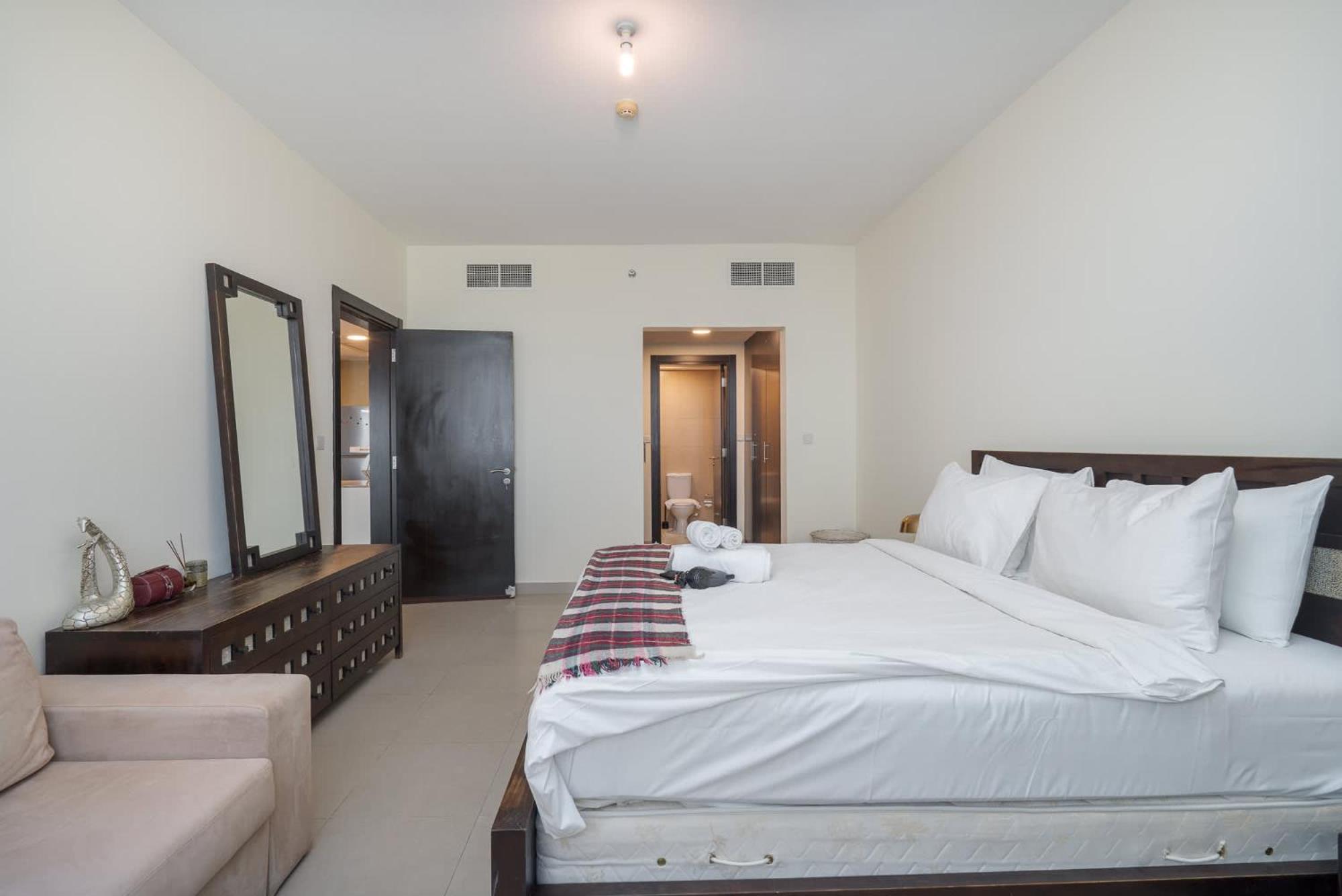 Charming, Sun-filled 1-bedroom In Red Residence, Sports Appartement Dubaï