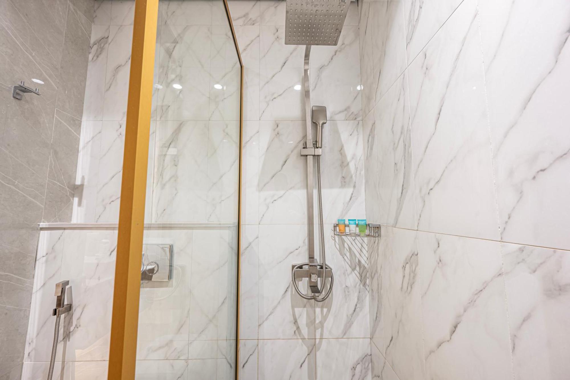 Luxury In Dubailand - Apartment