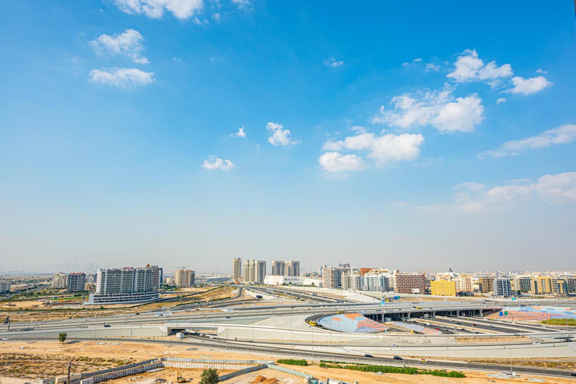 Luxury In Dubailand - *