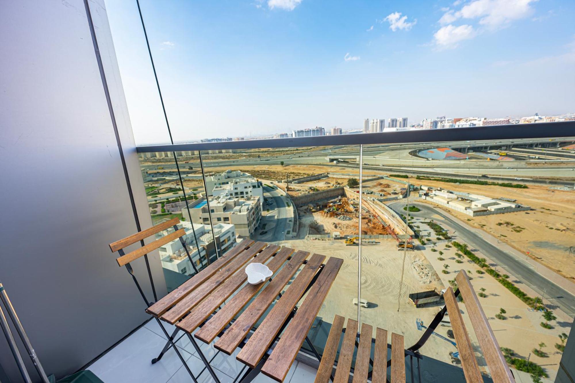 Luxury In Dubailand - * Dubai