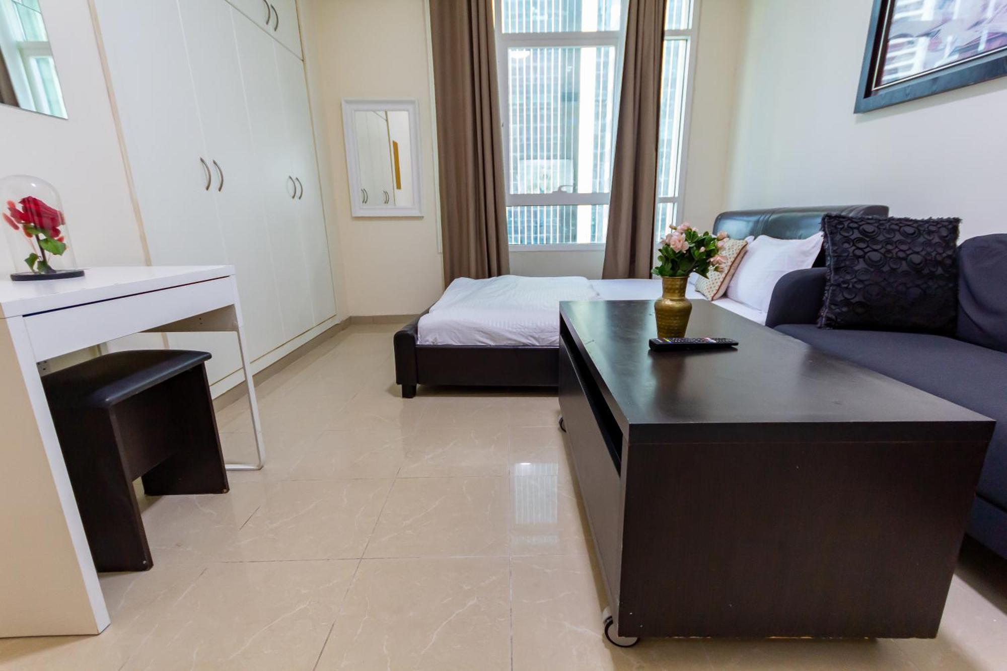 Spacious For Girls In Marina فتيات فقط Dubái