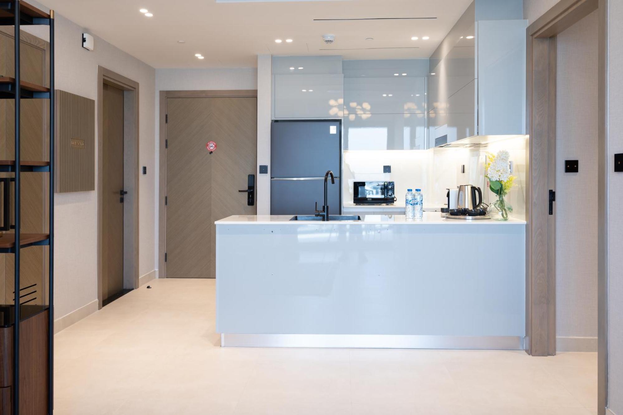 Keyrock Living - Luxury Furnished 2 Bedroom In Business Bay With Jacuzzi - Binghatti Canal Appartement *
