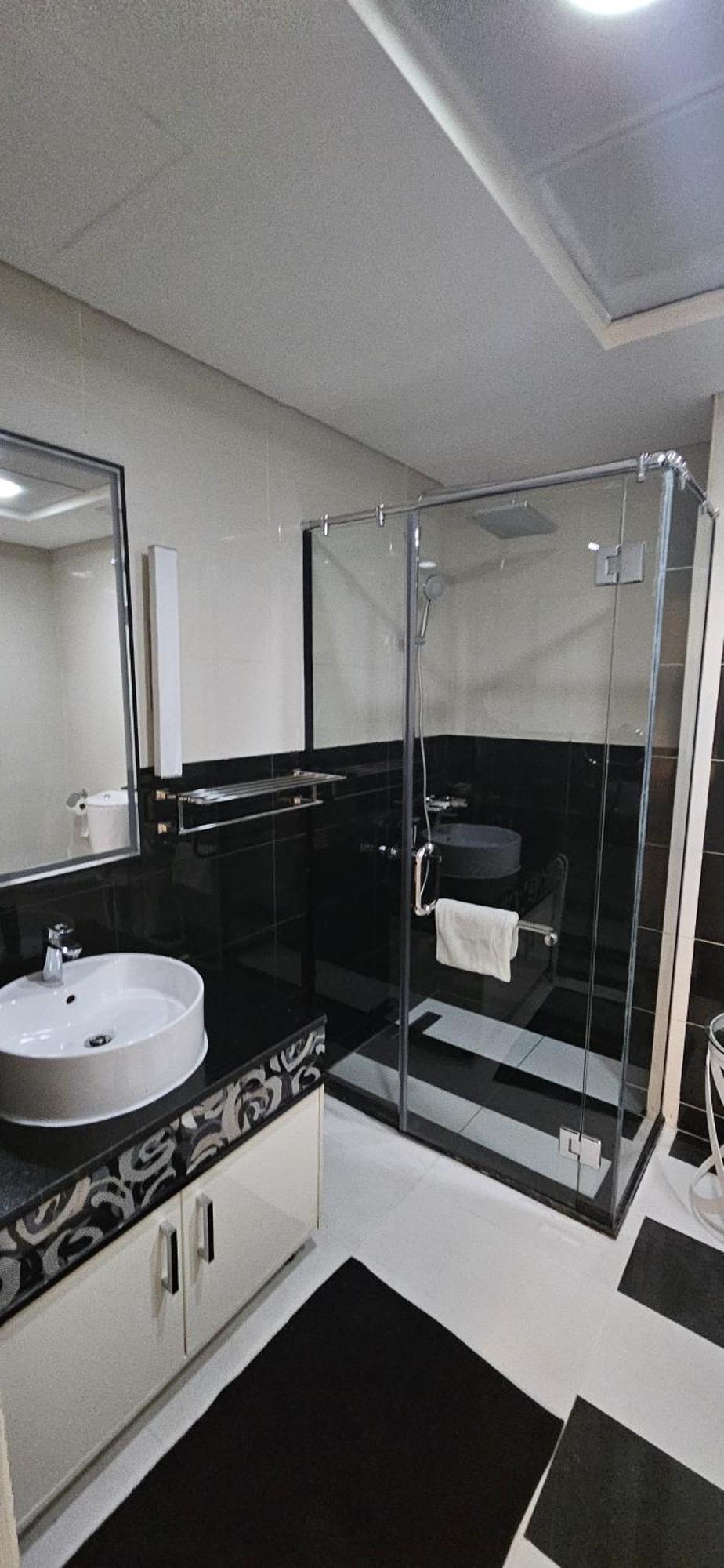 Superb 1 Bedroom Next To Burj Khalifa And Mall *