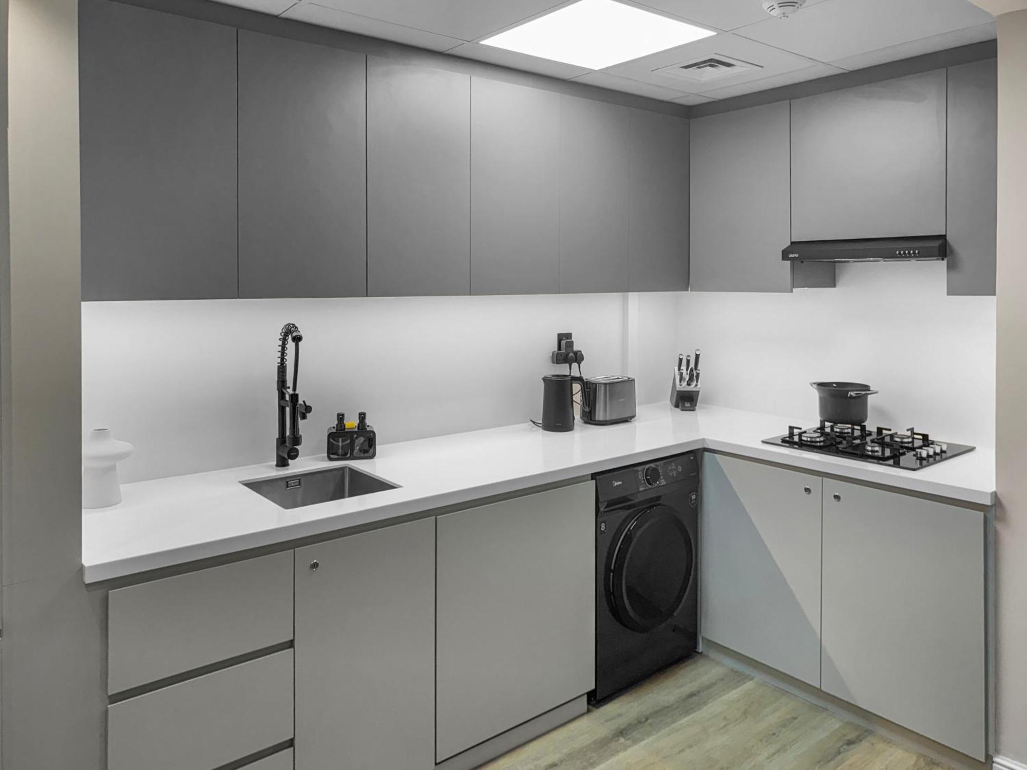 Appartement Modern Renovated Spacious With Pool, Gym & Jacuzzi Access In Marina, Step To Metro *