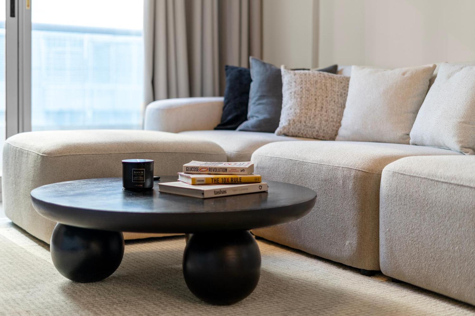 Modern Renovated Spacious With Pool, Gym & Jacuzzi Access In Marina, Step To Metro Lägenhet