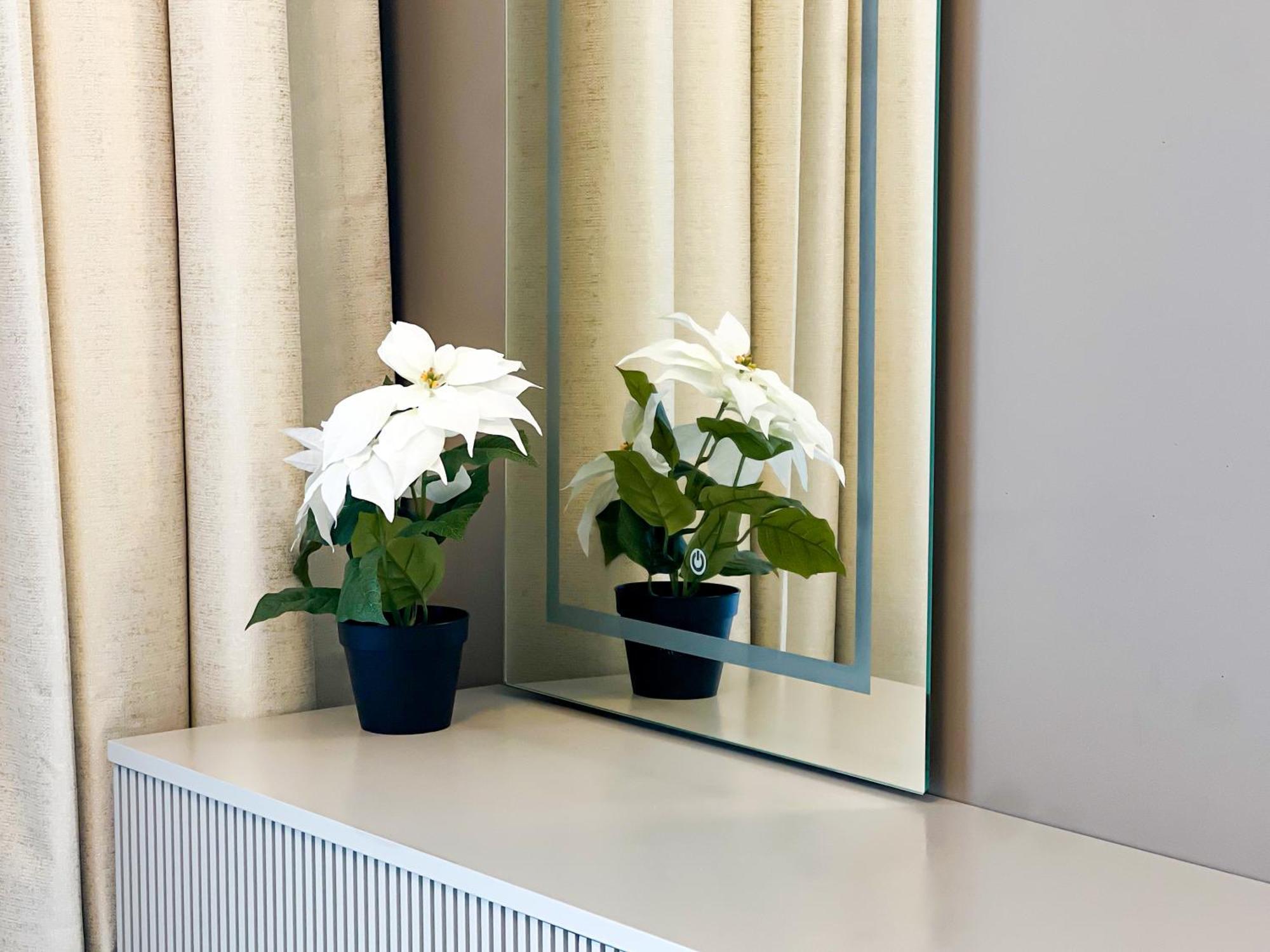 Stylish 1-bedroom Retreat In Prime Gardens , Arjan