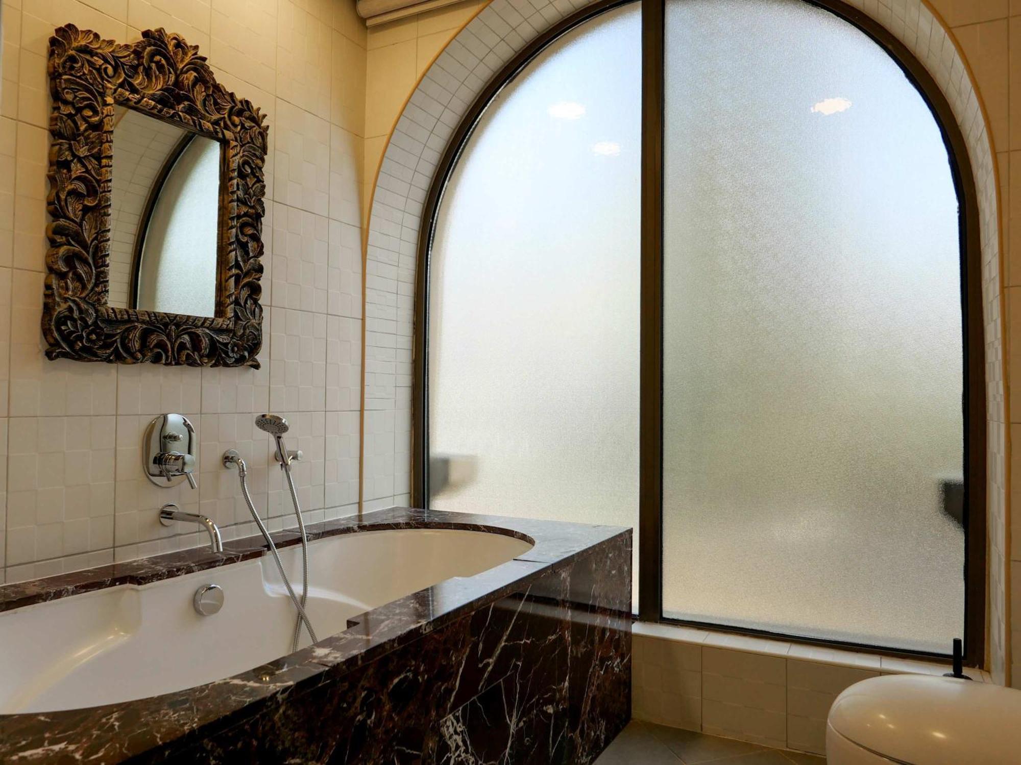 Spacious 4br Duplex With Terrace - Jbr *