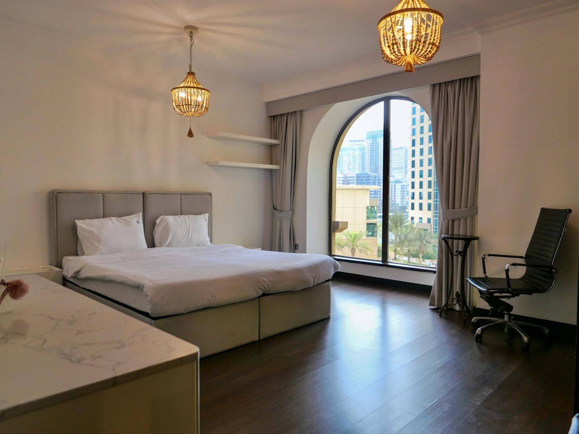 Spacious 4br Duplex With Terrace - Jbr Appartement