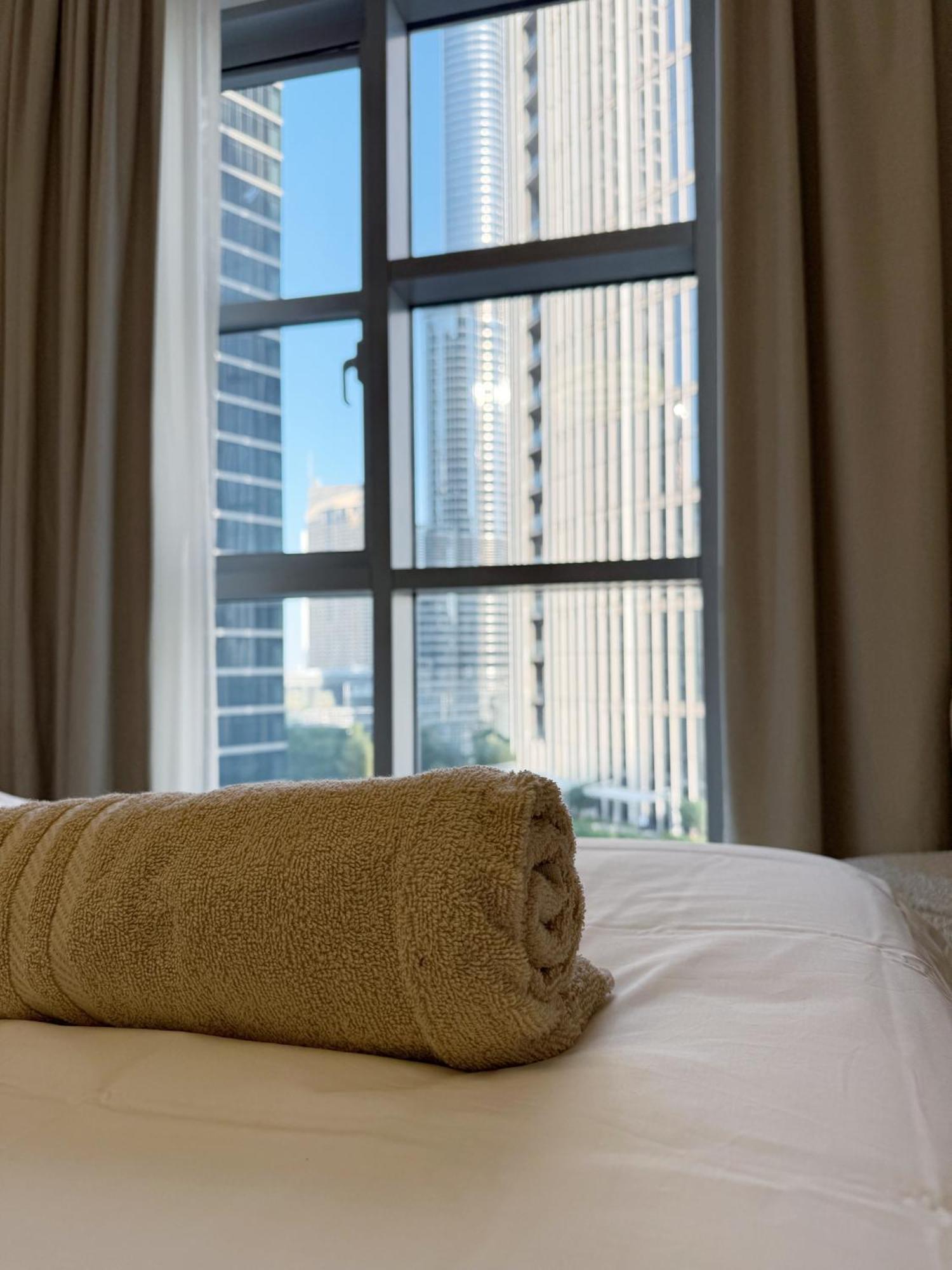 Downtown Gem With Burj Views Appartement Dubaï