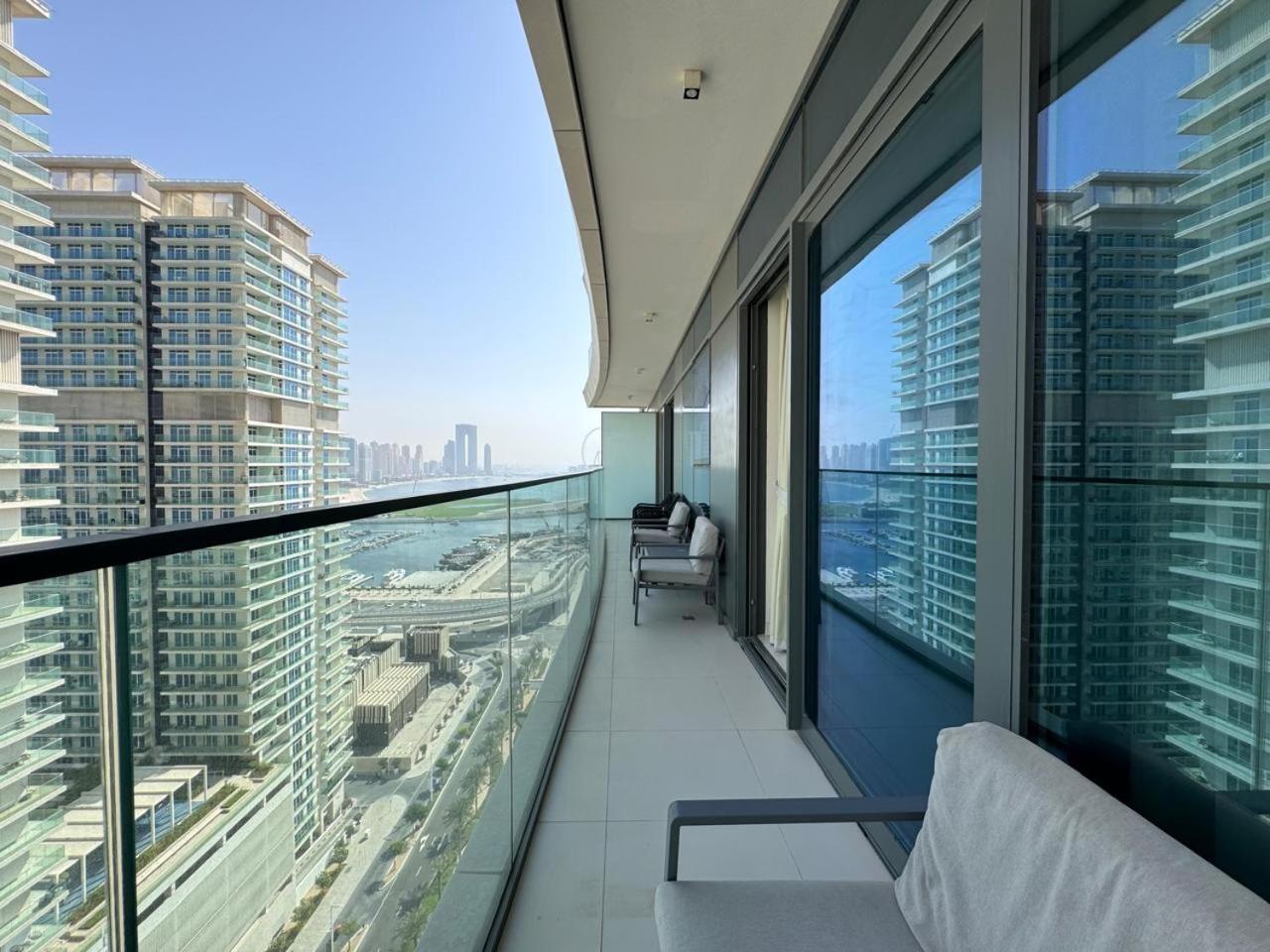 2br Modern Vista Emaar Beachfront Dubaï