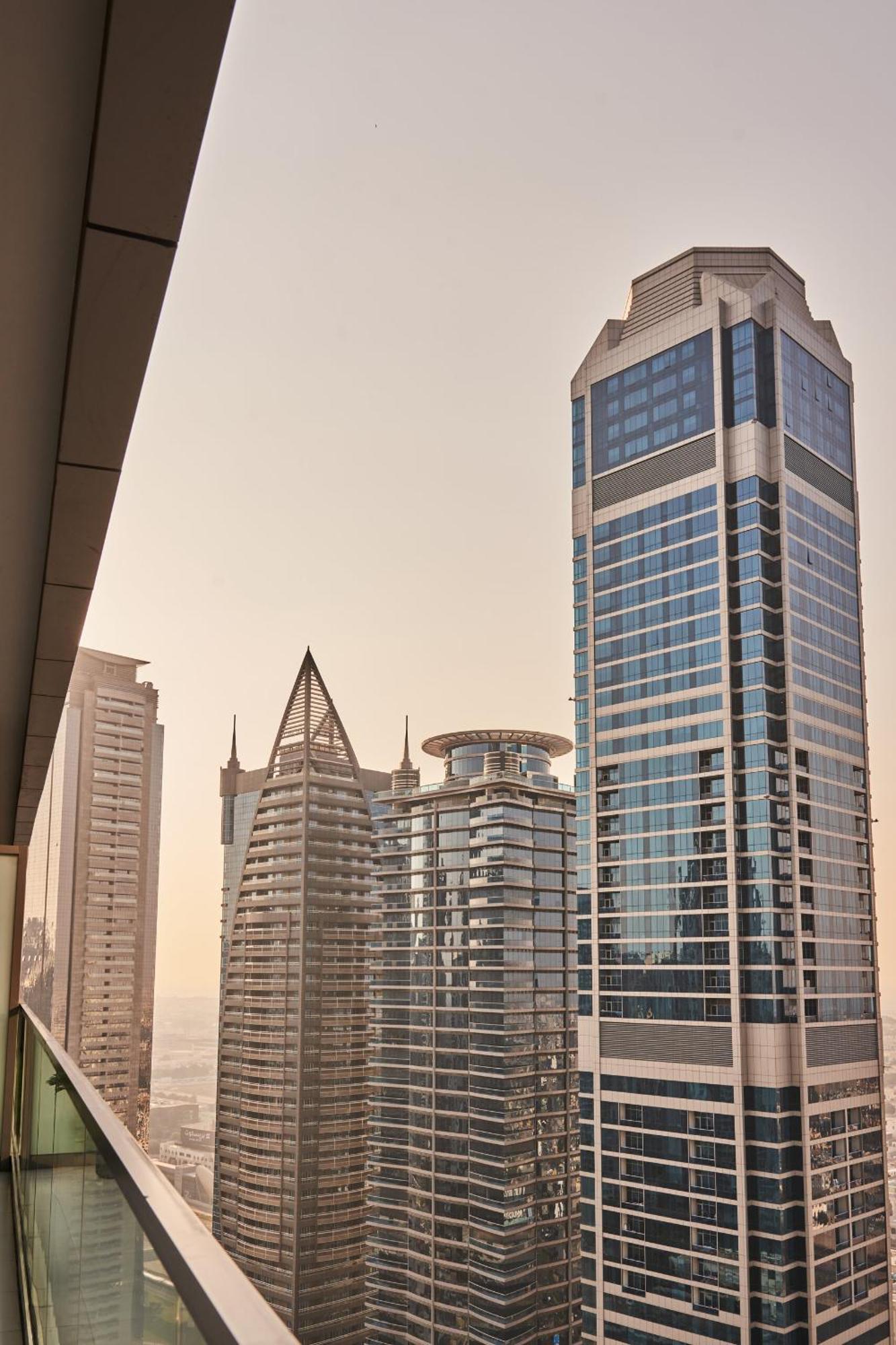 2bd Paramount Midtown - 6 Guests - Burj Views 64th Floor Infinity Pool, King Bed * Dubaï