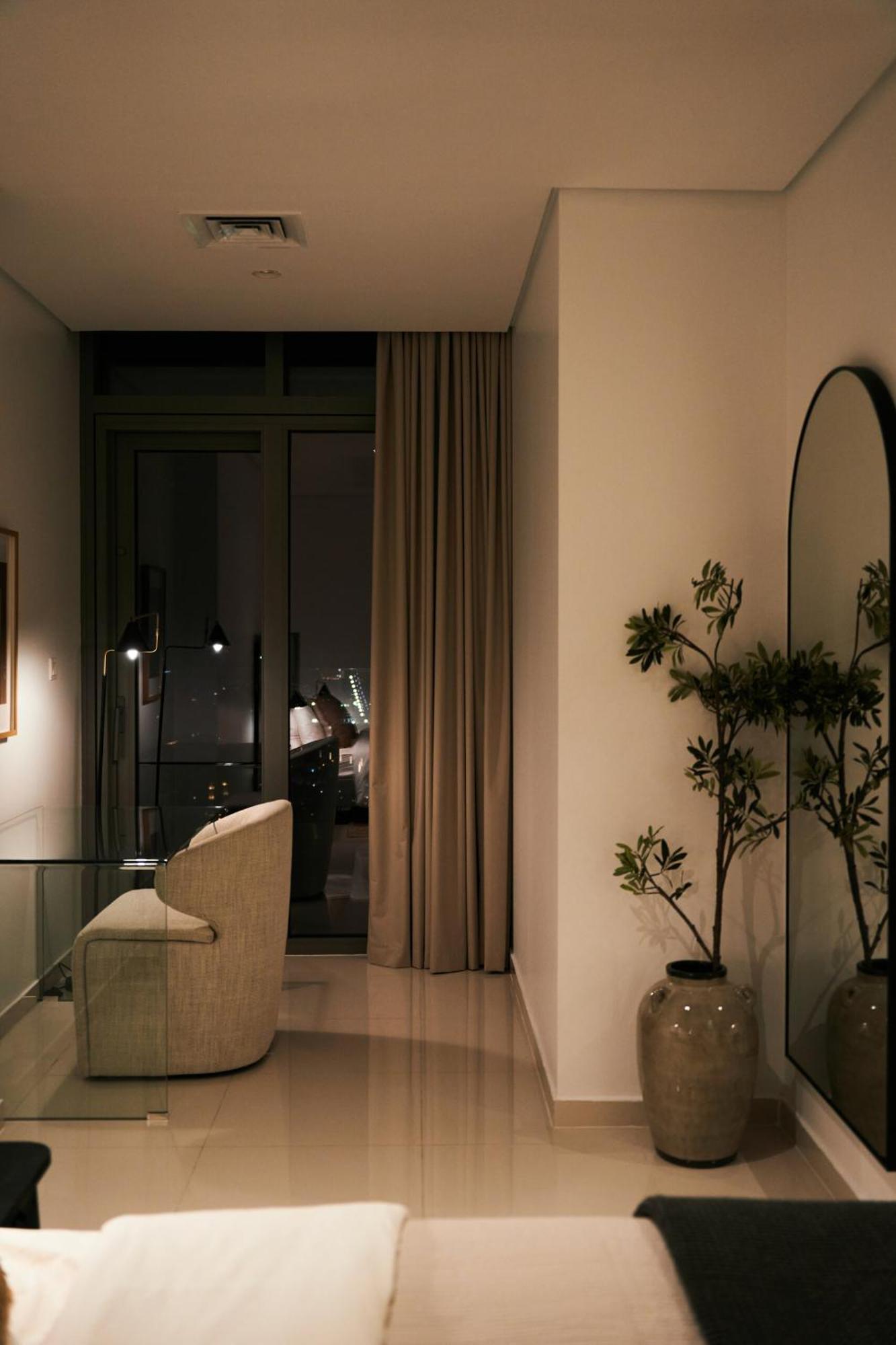 2bd Paramount Midtown - 6 Guests - Burj Views 64th Floor Infinity Pool, King Bed Dubaï
