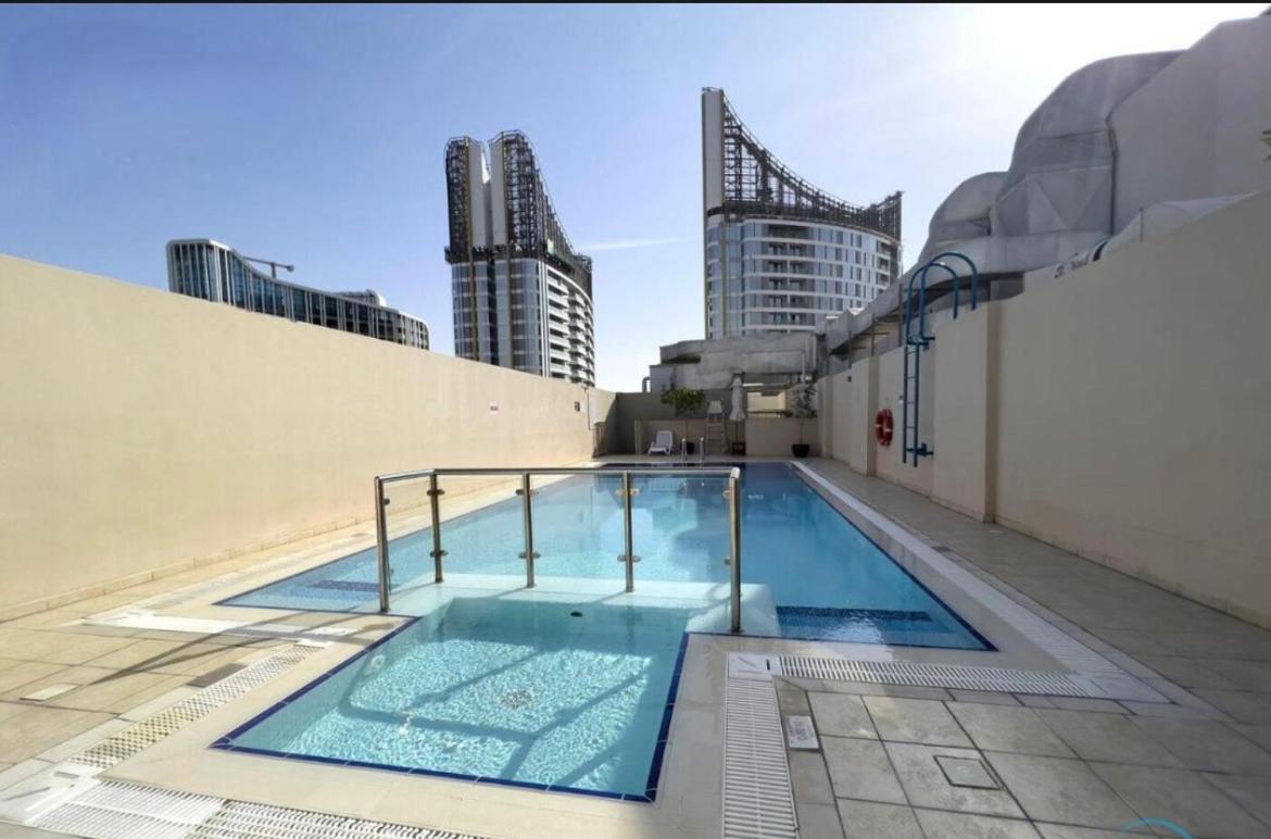 Apartamento 1br In Mayfair Tower Business Bay! Burj Views, Close To Mall Dubái