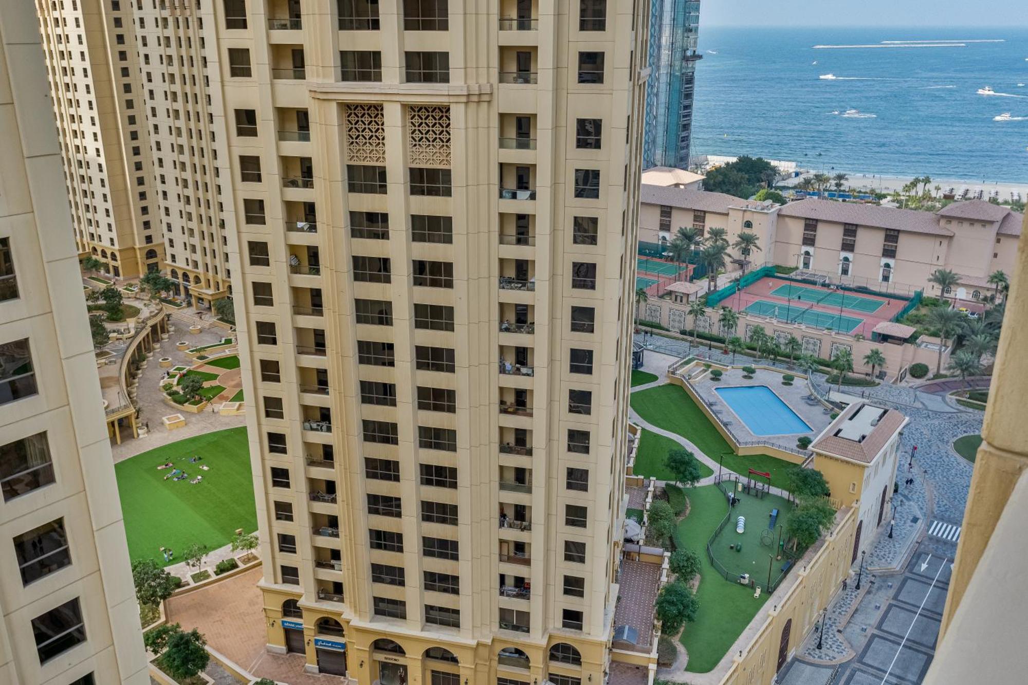 Savis Oceanfront Serenity And Marina Views Dubai