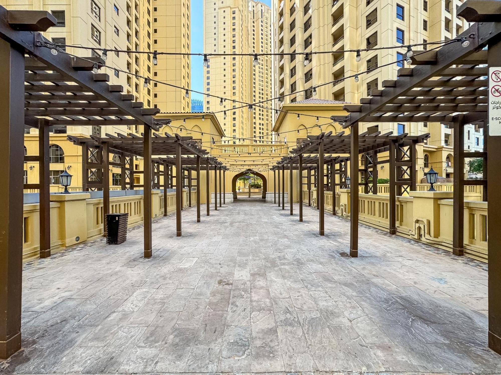 Savis Oceanfront Serenity And Marina Views Dubai